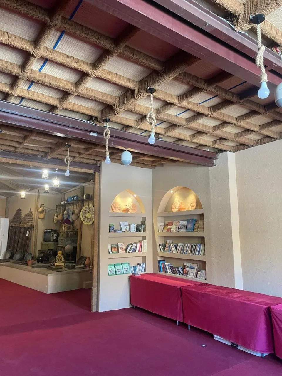 Bustan inn by Alley Escape