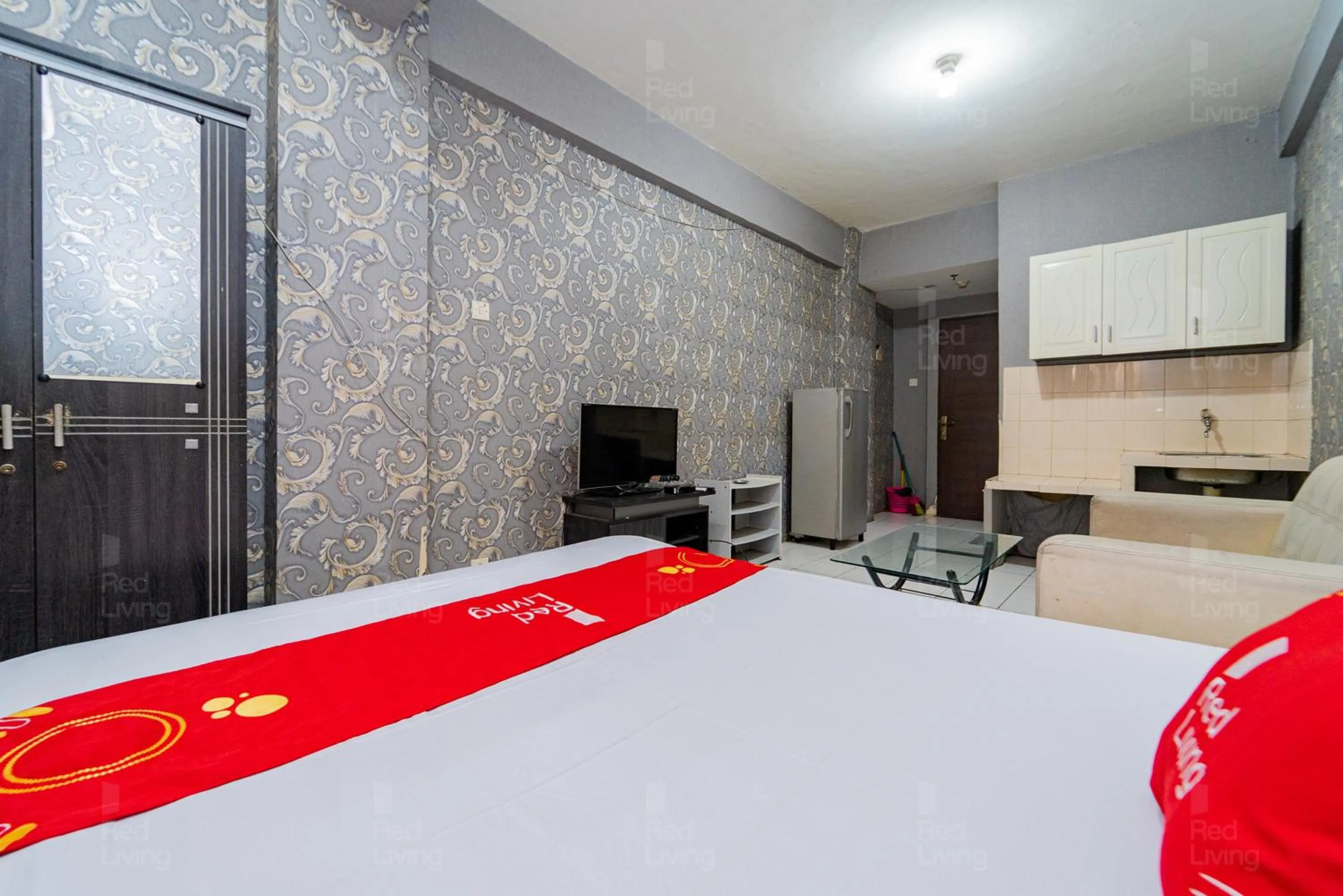 Bedroom, Bed in Apartemen City Park - Rendy Room Tower H18