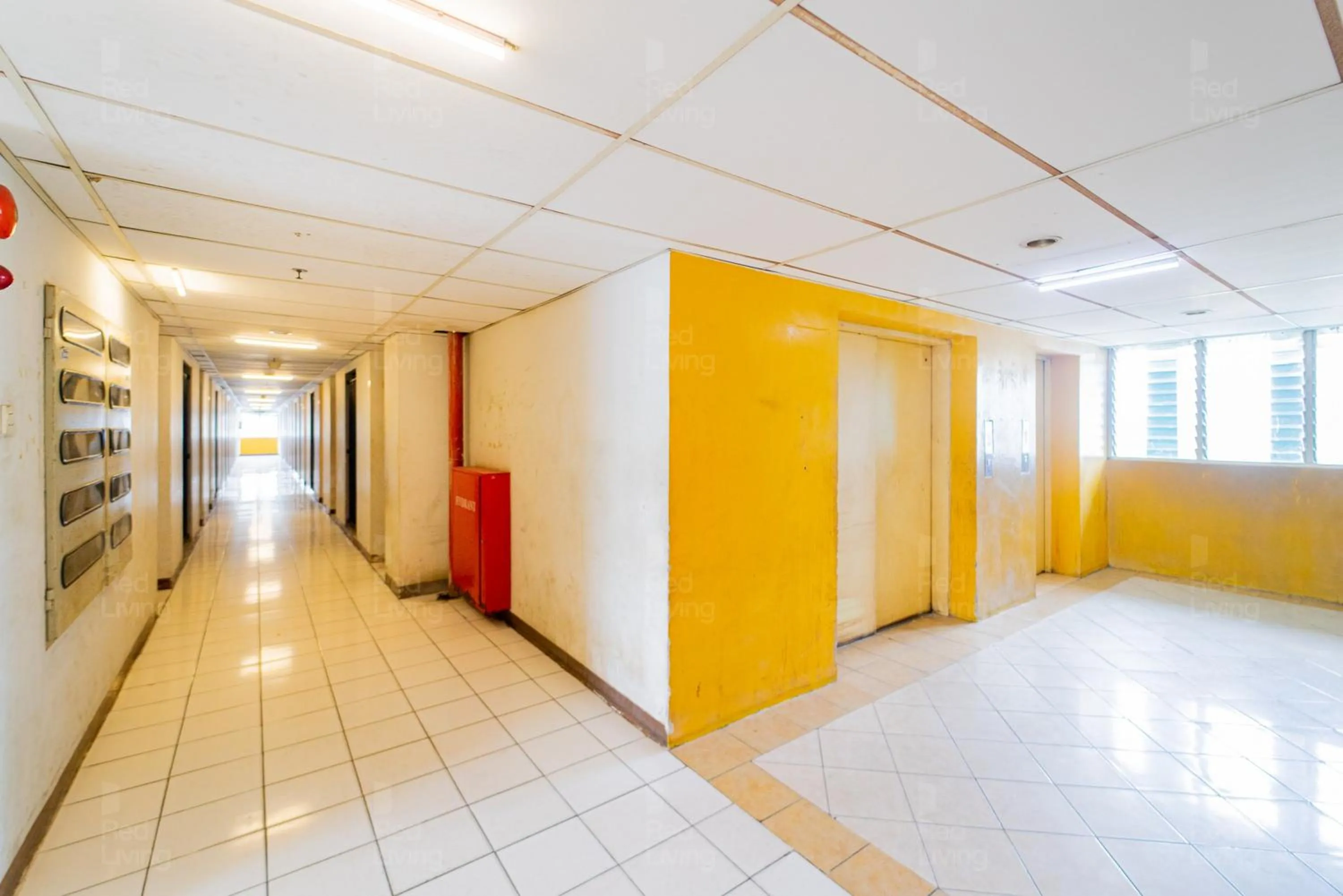 elevator in Apartemen City Park - Rendy Room Tower H18