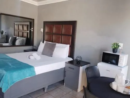 Kgakgamela Road Lodge