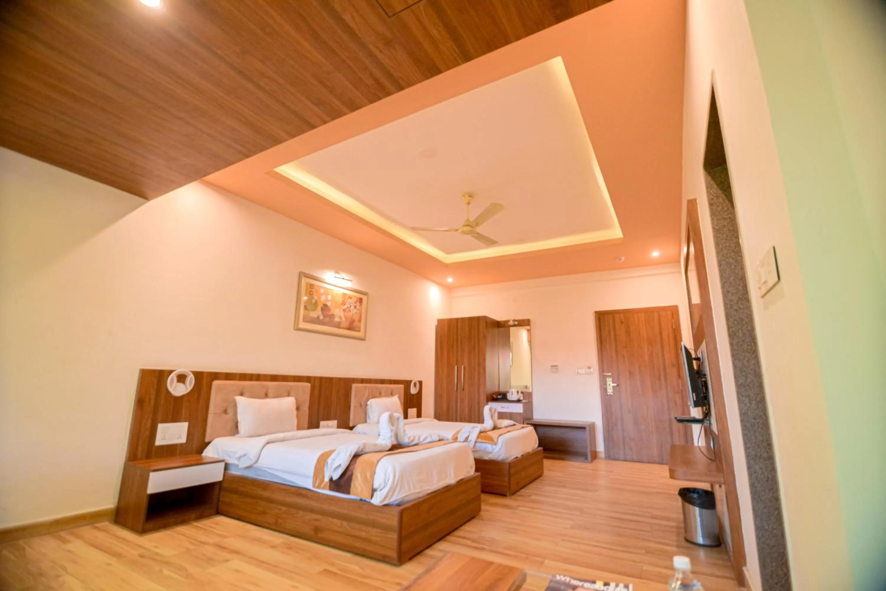 Photo of the whole room, Bed in Gold Nest Rubystone Heritage