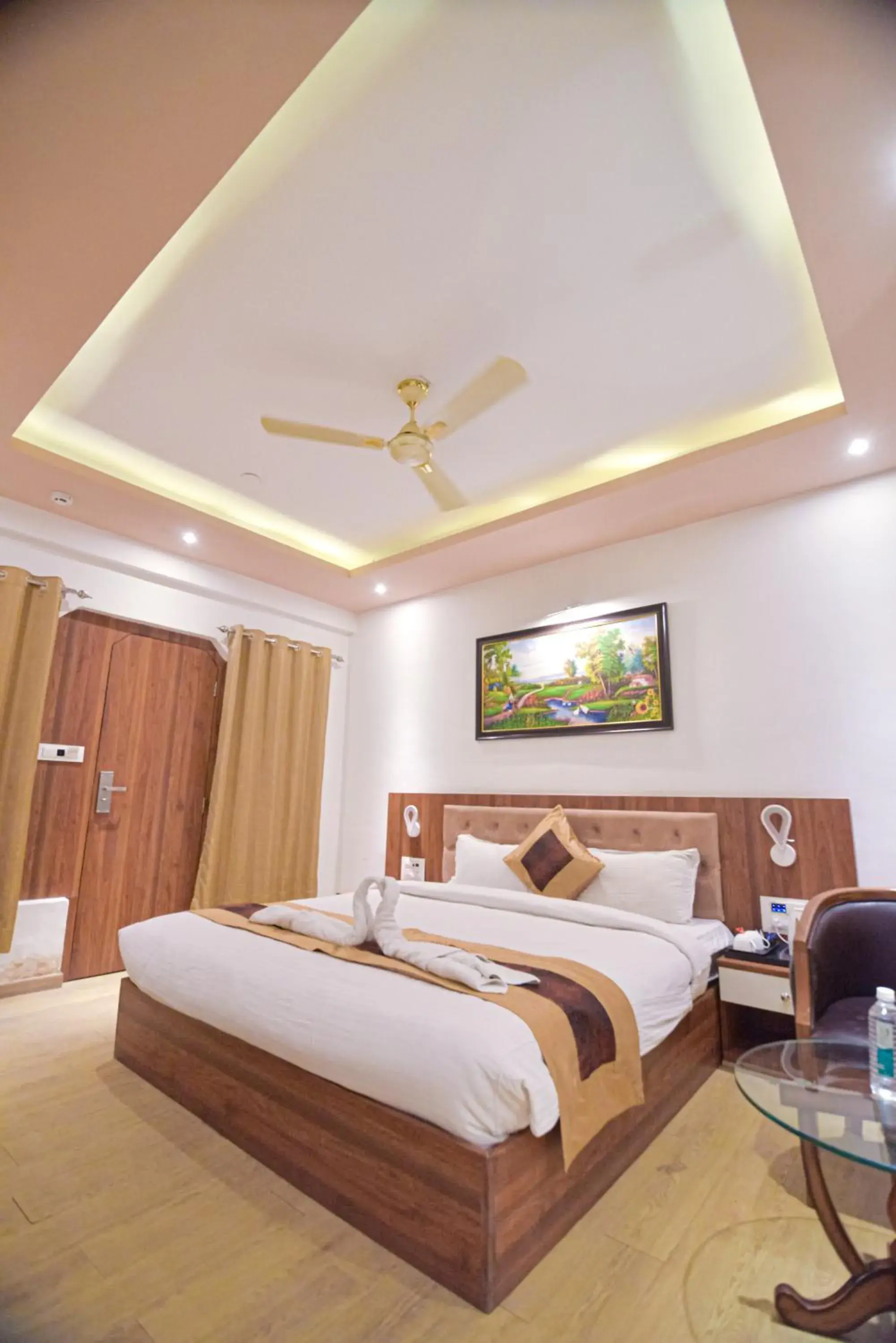 Bed in Gold Nest Rubystone Heritage Bed in Gold Nest Rubystone Heritage