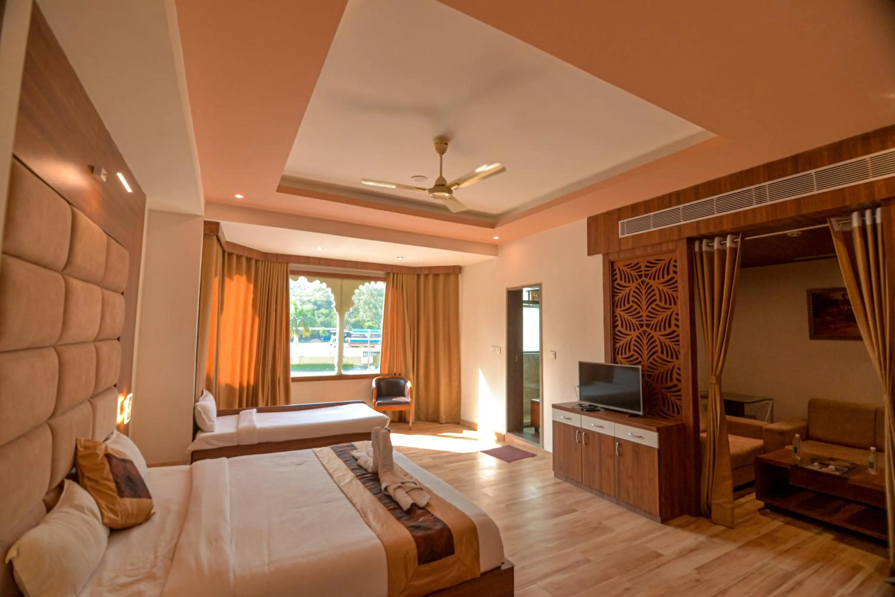 Photo of the whole room, Bed in Gold Nest Rubystone Heritage