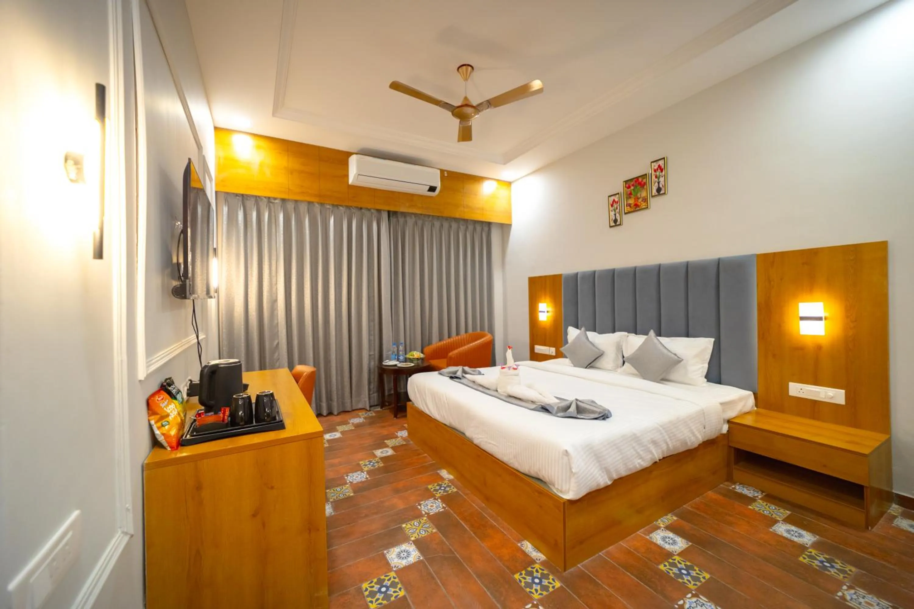 Bed in Gold Nest Rubystone Heritage