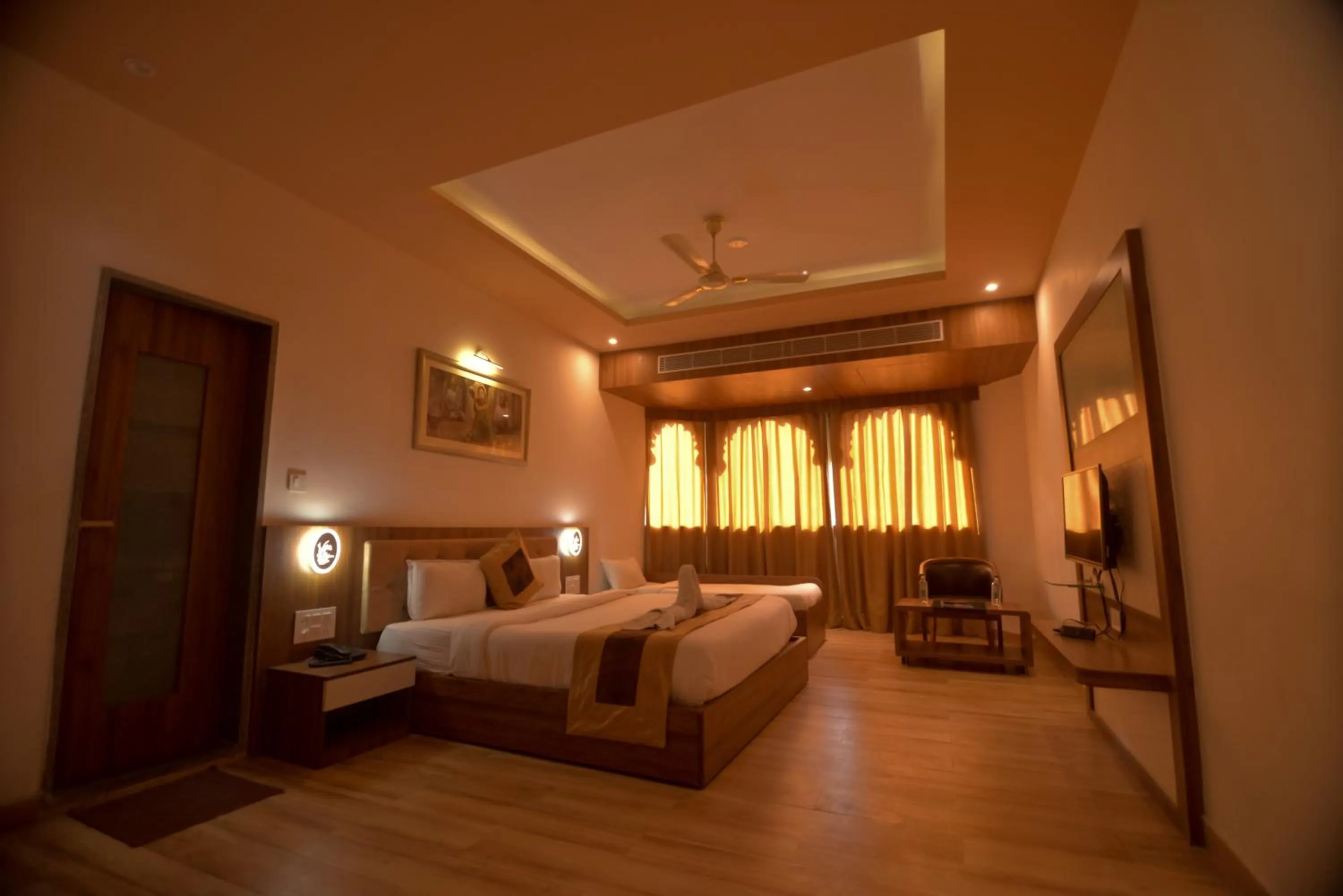 Photo of the whole room, Bed in Gold Nest Rubystone Heritage