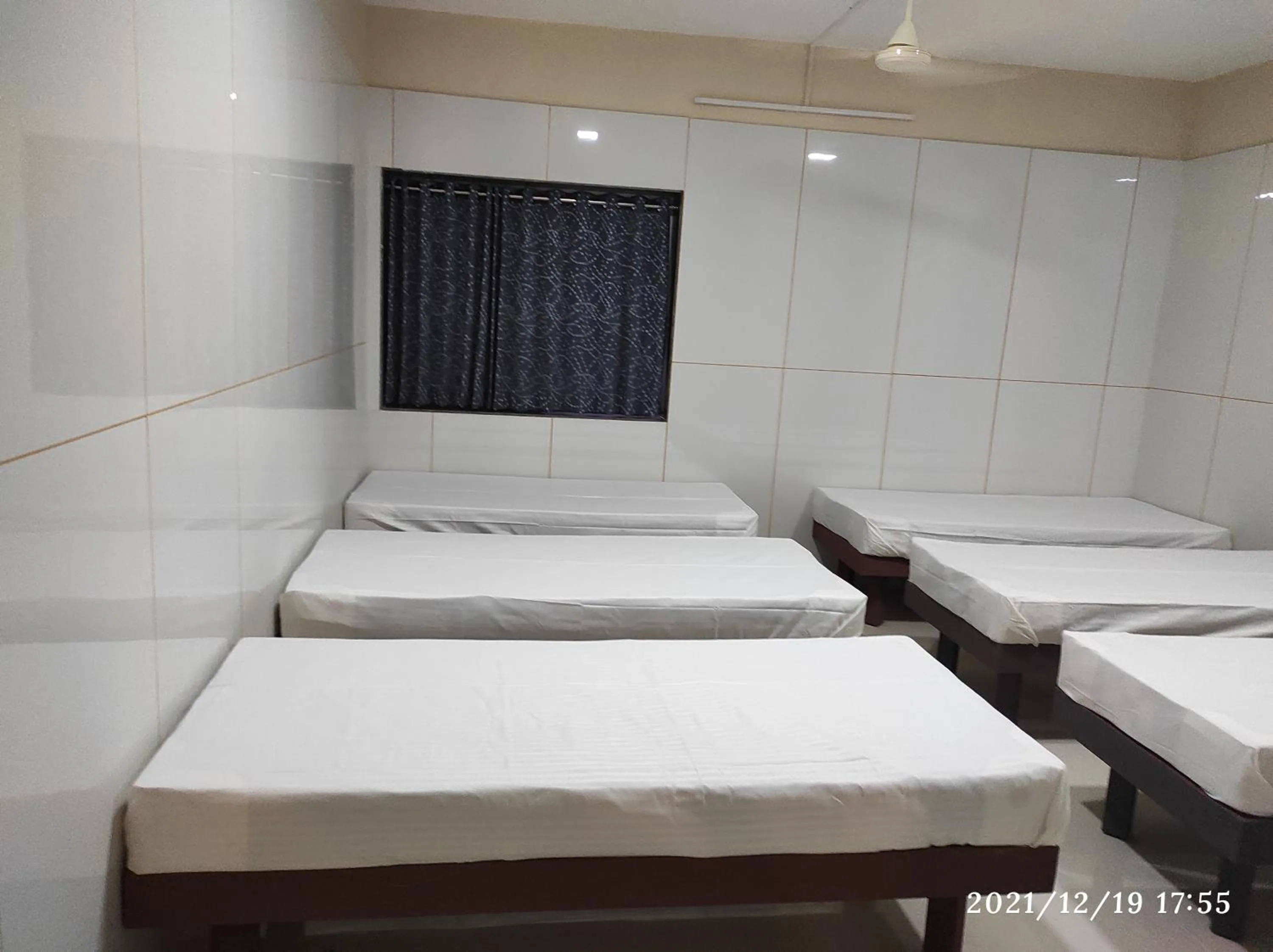 Bed in Quilon Residency