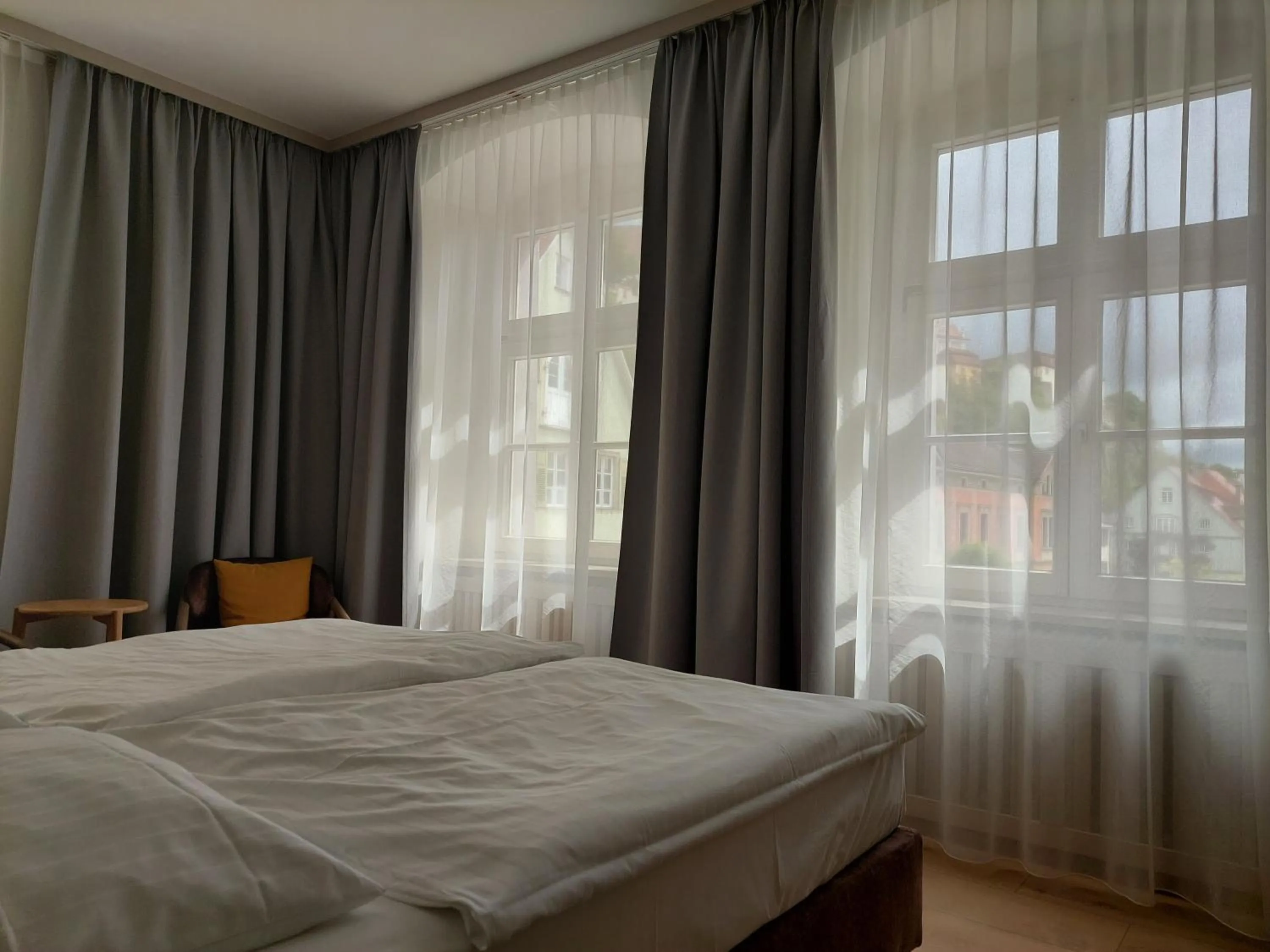 Photo of the whole room, Bed in Flair Hotel zum Schiff