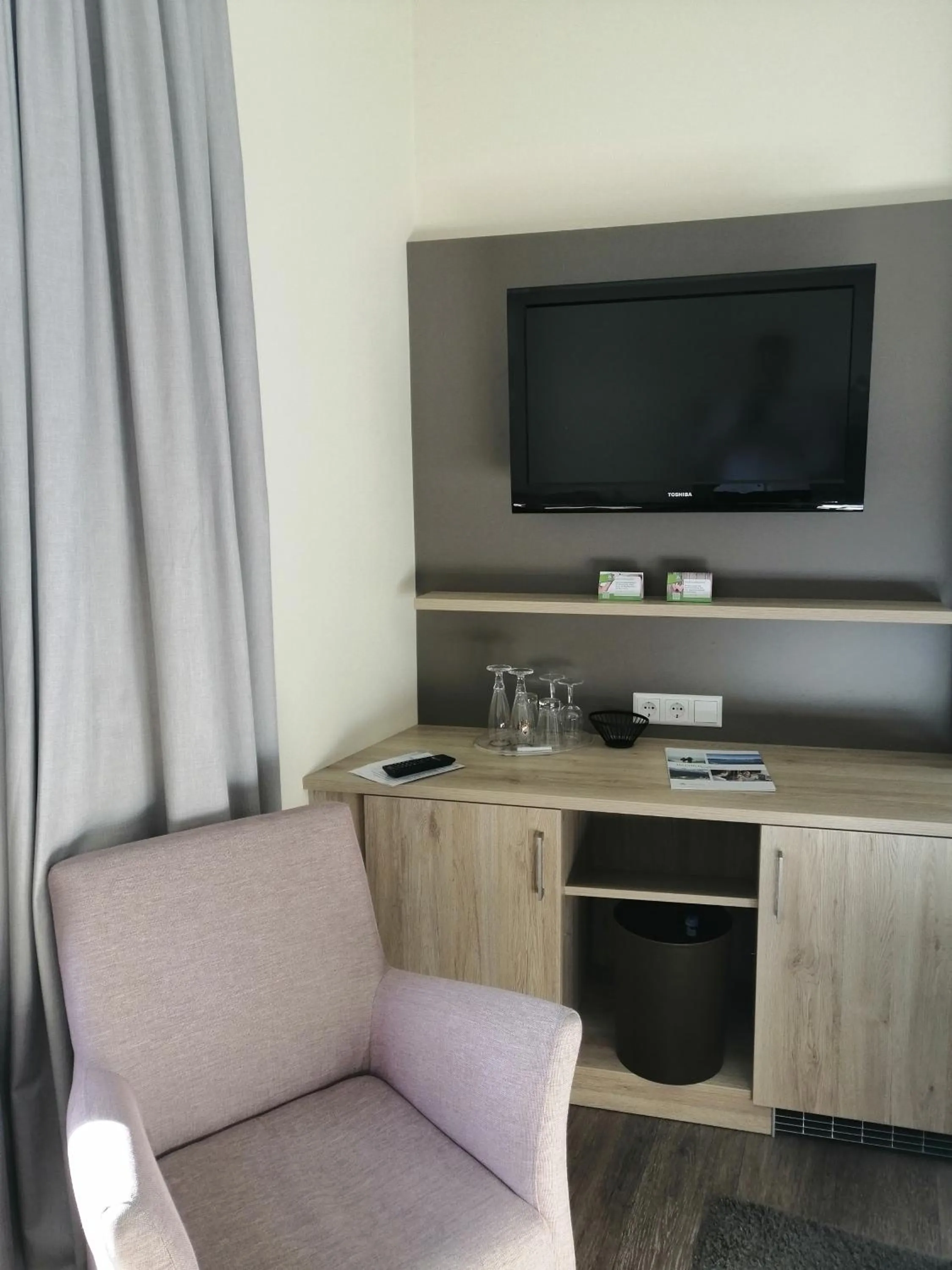 TV and multimedia in Flair Hotel zum Schiff