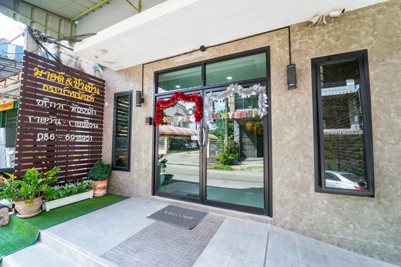 Facade/entrance in OYO 75377 Check In House