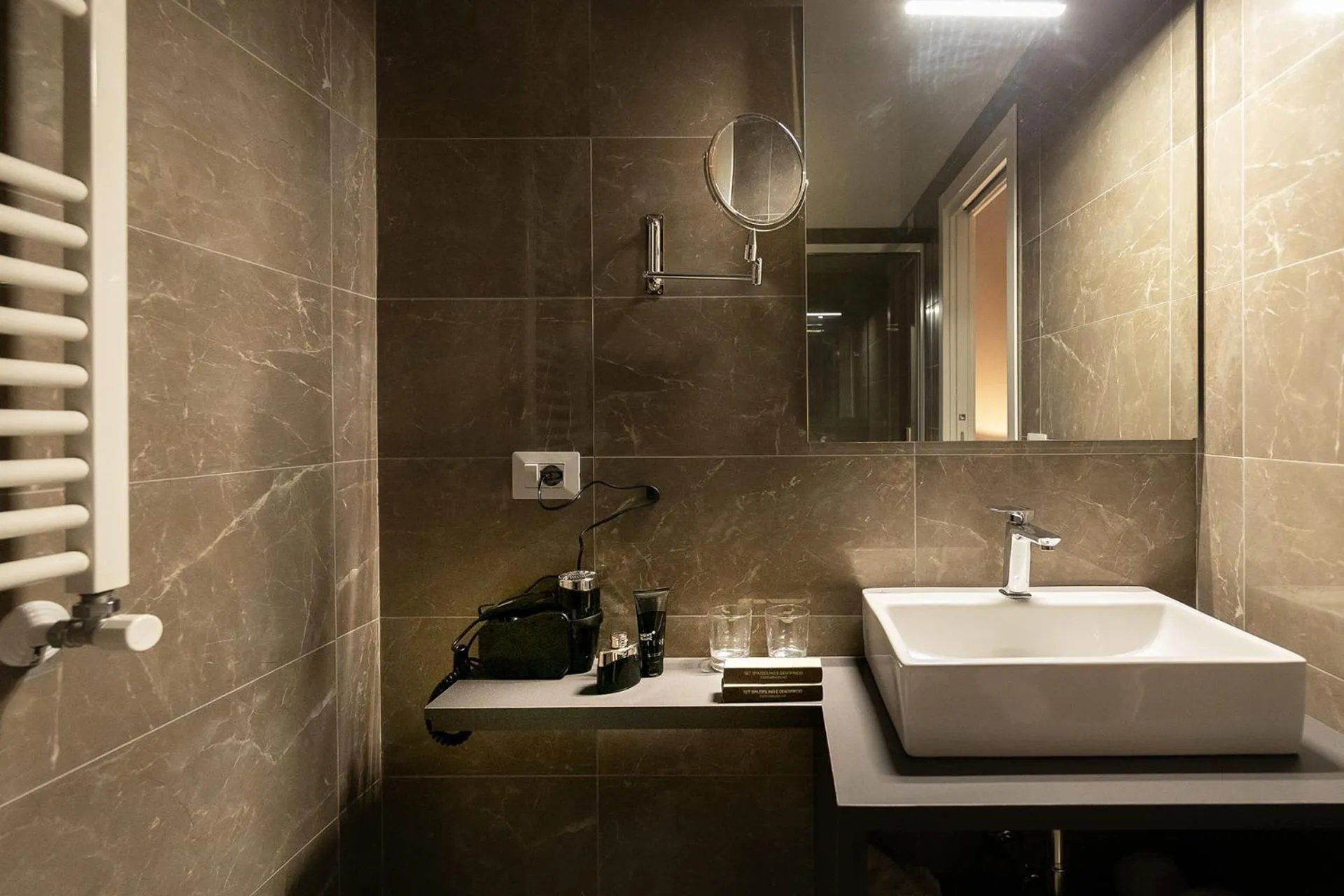 Bathroom in FJ Bianco Guest House