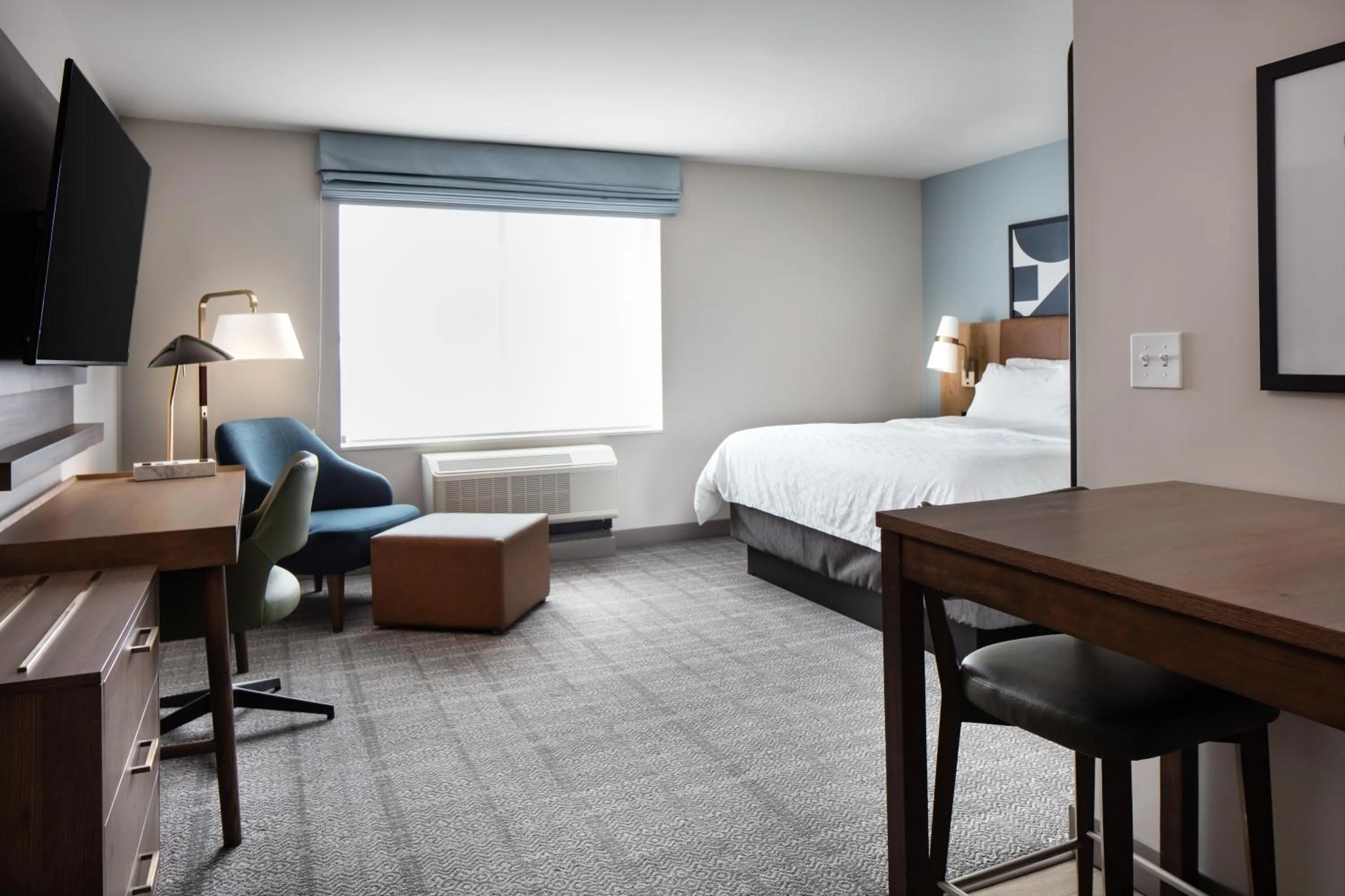 Bed in Staybridge Suites - Iowa City - Coralville by IHG
