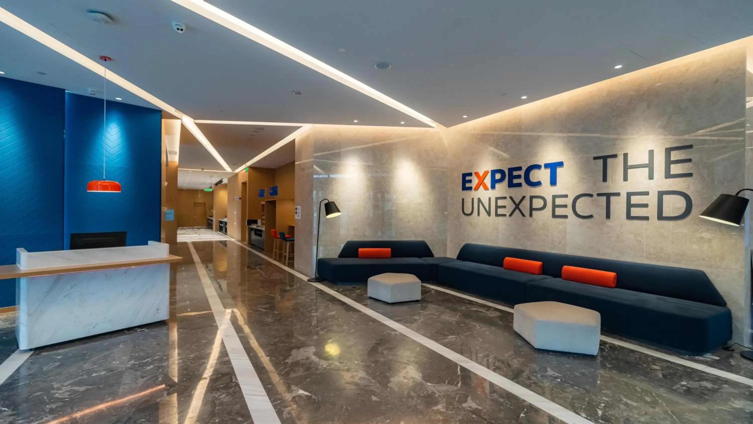 Lobby or reception in Holiday Inn Express Nanjing Jiangbei Yushan, an IHG Hotel