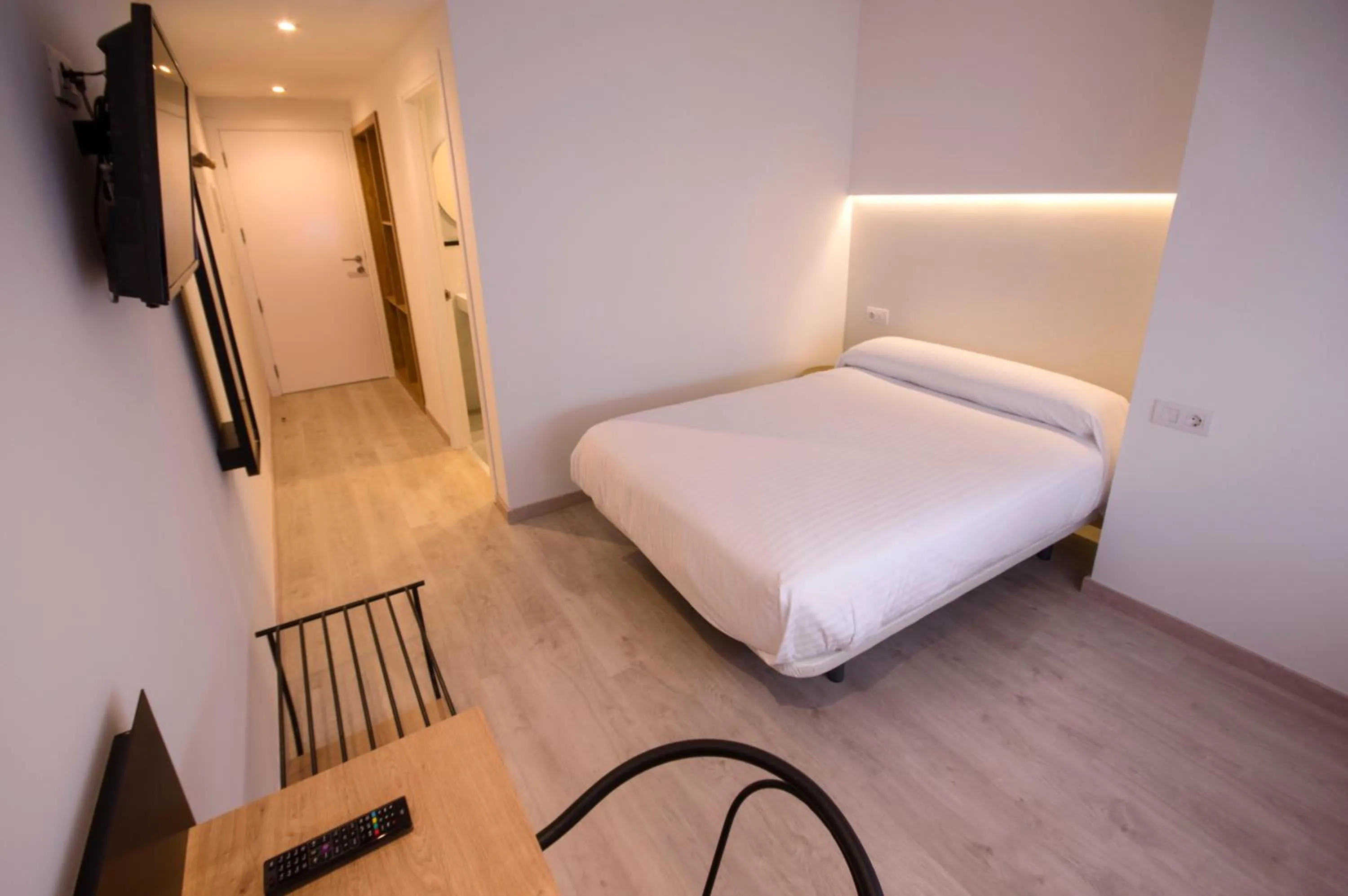 Photo of the whole room, Bed in U-Hotel Darío Lugo