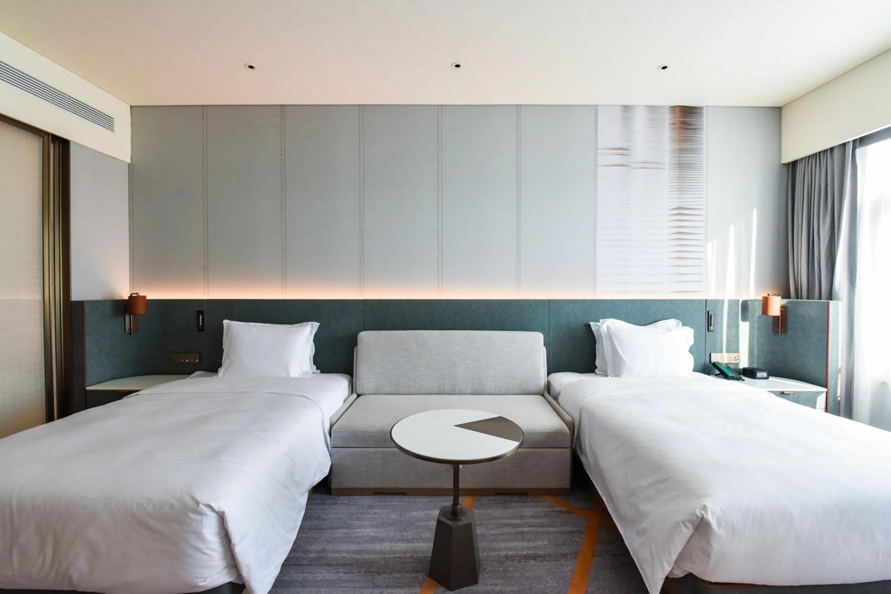 Bedroom in Crowne Plaza Beijing Badaling by IHG