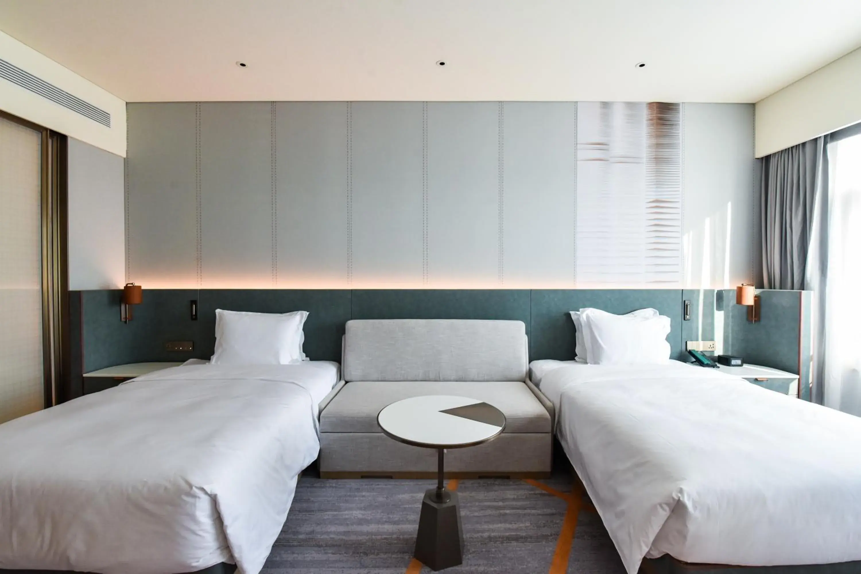 Bed in Crowne Plaza Beijing Badaling by IHG Bed in Crowne Plaza Beijing Badaling by IHG