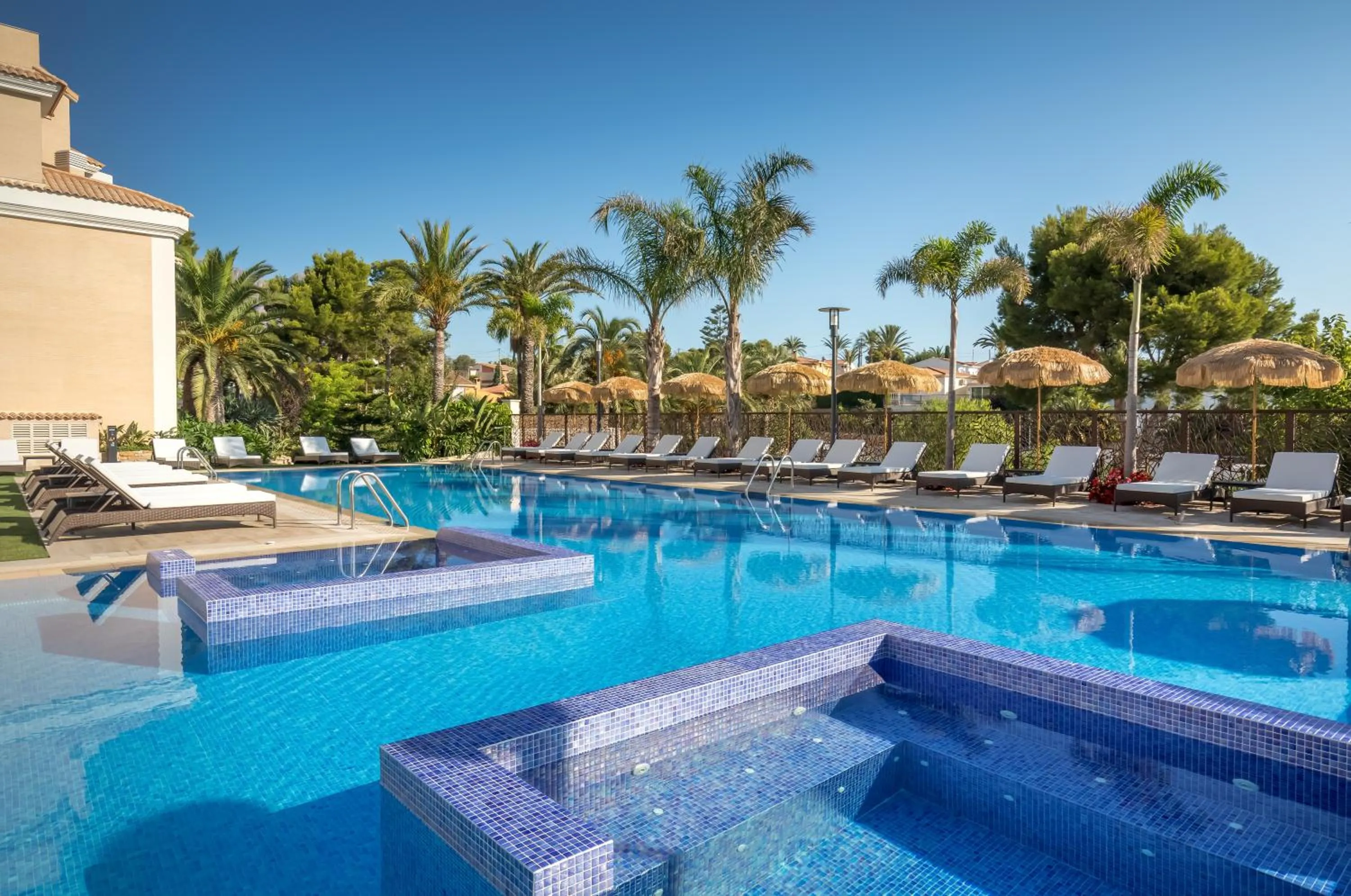 Swimming pool in Barceló la Nucía Hills