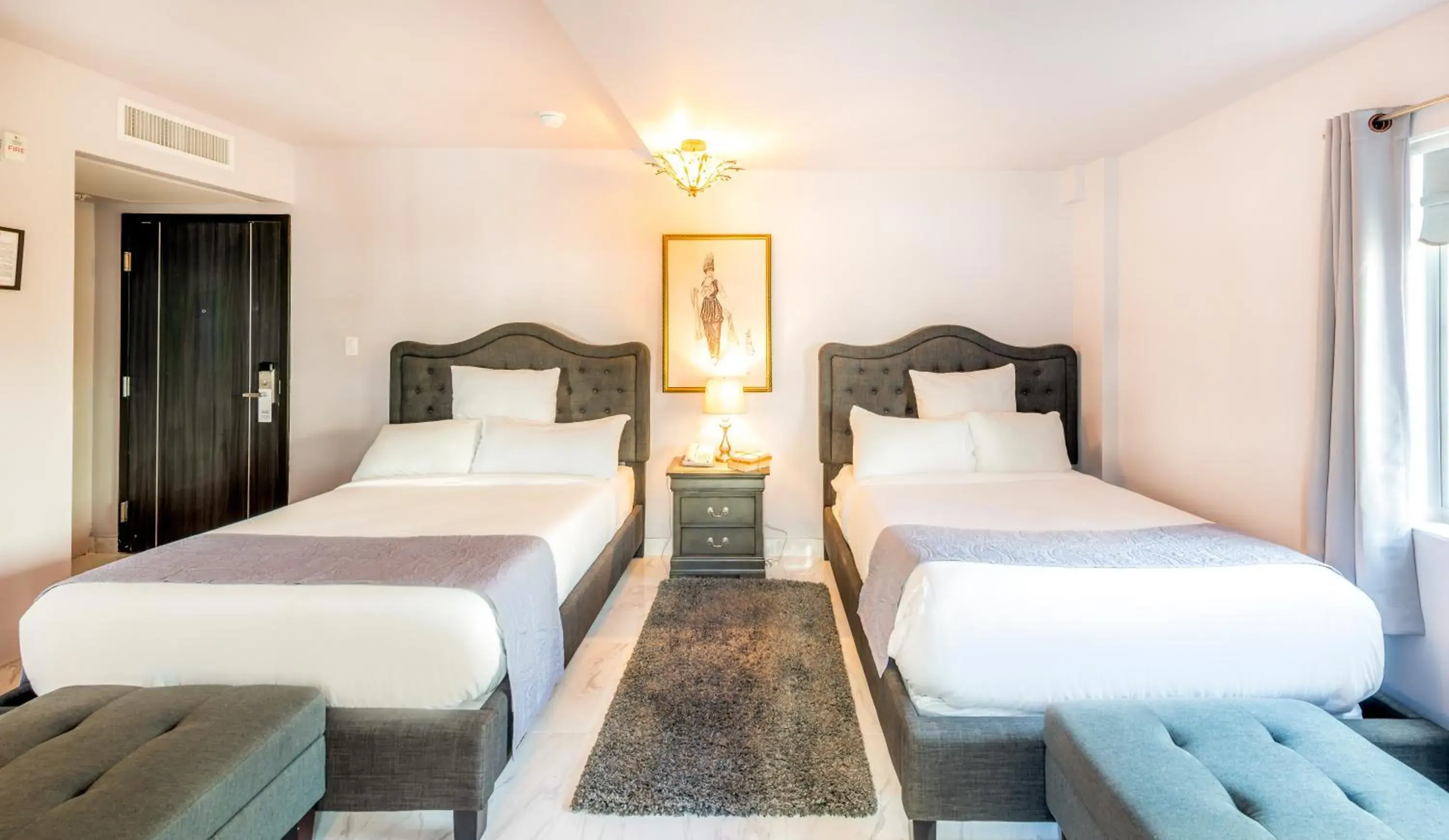 Photo of the whole room, Bed in Secret Garden Miami Beach Photo of the whole room, Bed in Secret Garden Miami Beach