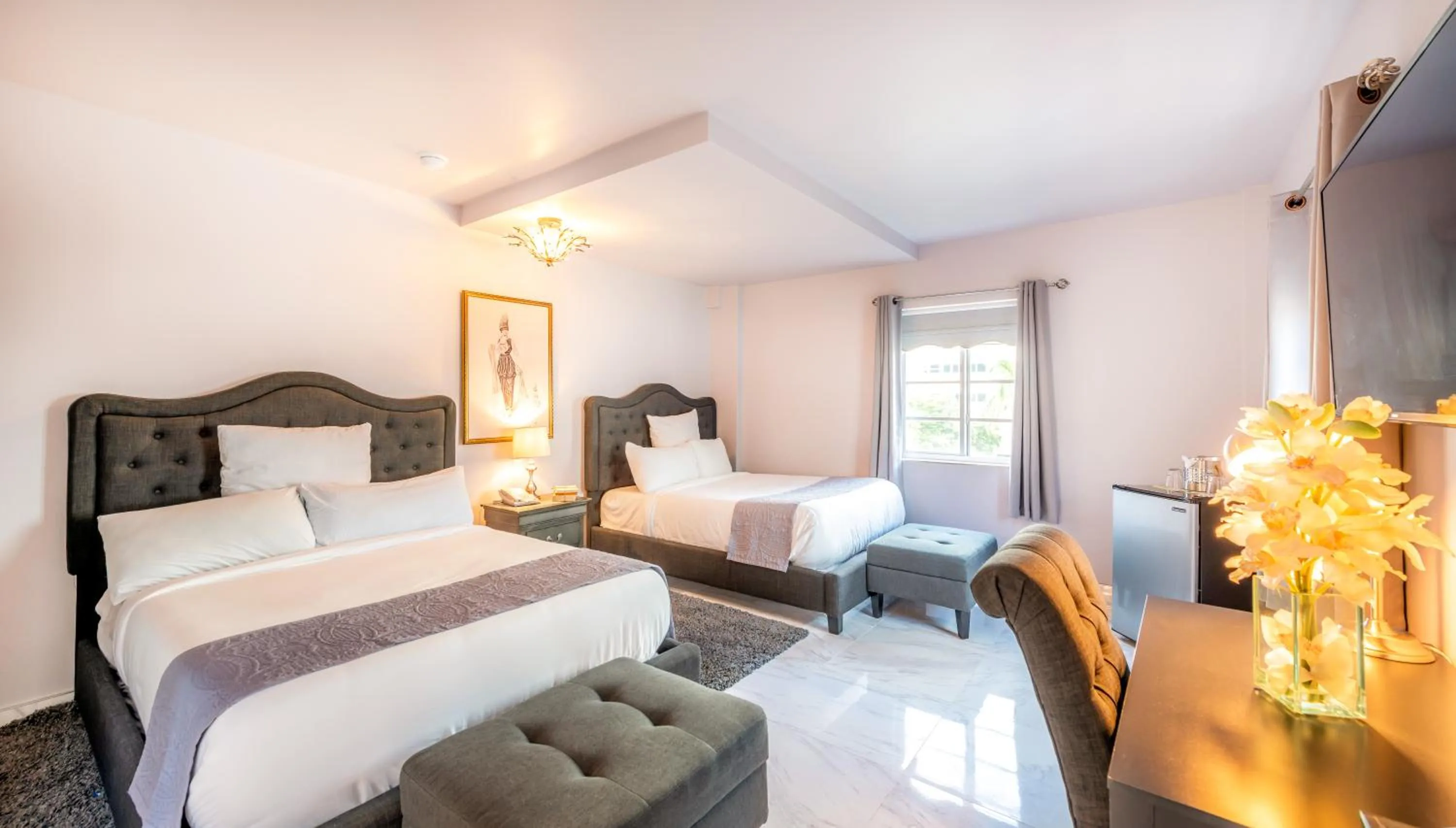 Photo of the whole room, Bed in Secret Garden Miami Beach