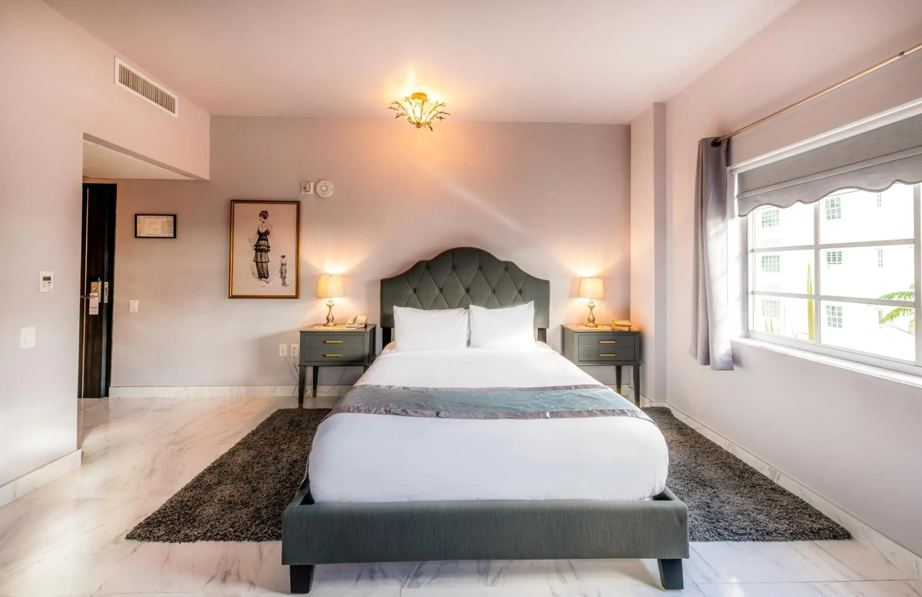 Photo of the whole room, Bed in Secret Garden Miami Beach Photo of the whole room, Bed in Secret Garden Miami Beach