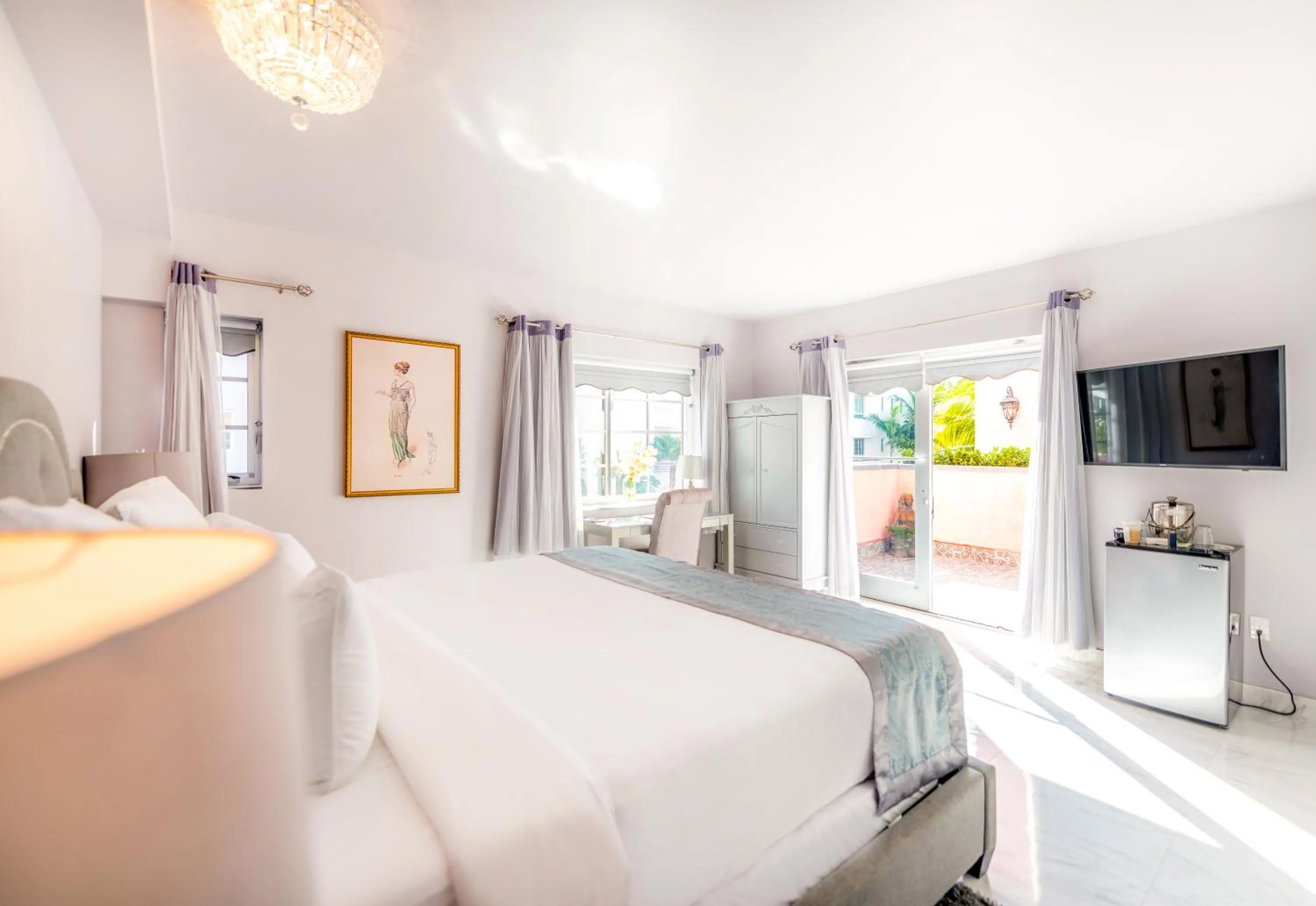 Balcony/Terrace, Bed in Secret Garden Miami Beach