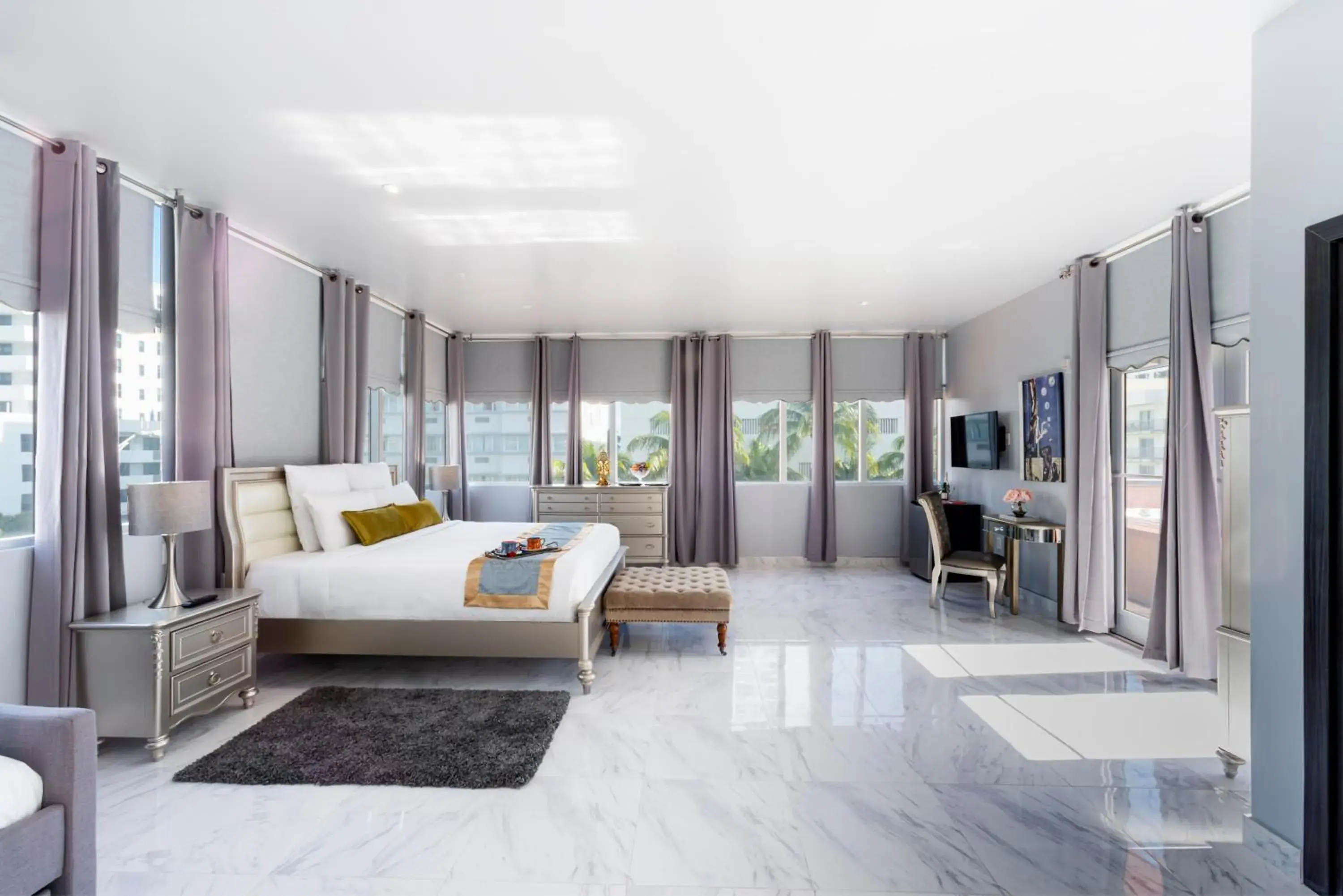 Photo of the whole room, Bed in Secret Garden Miami Beach Photo of the whole room, Bed in Secret Garden Miami Beach