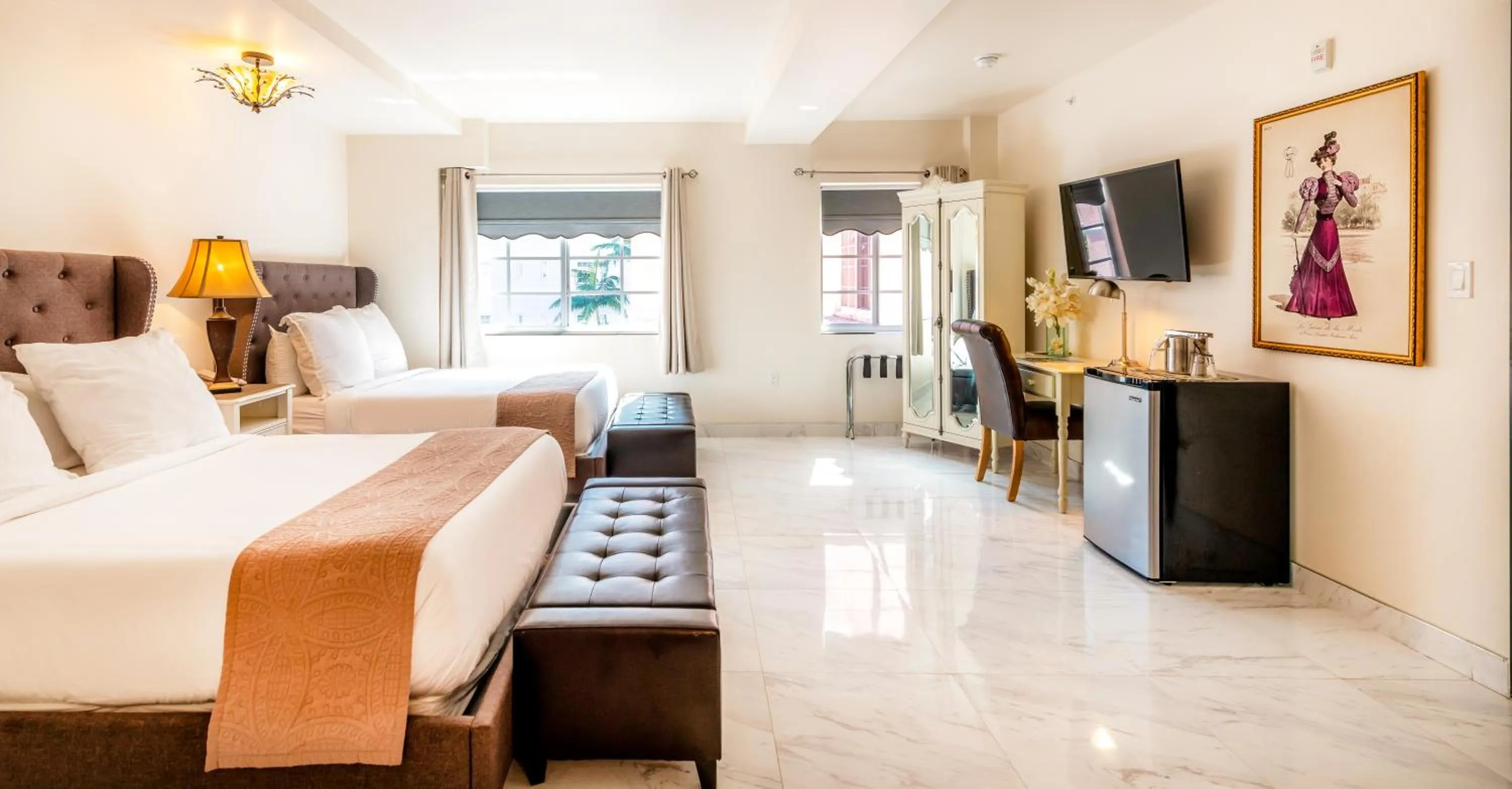 Photo of the whole room, Bed in Secret Garden Miami Beach