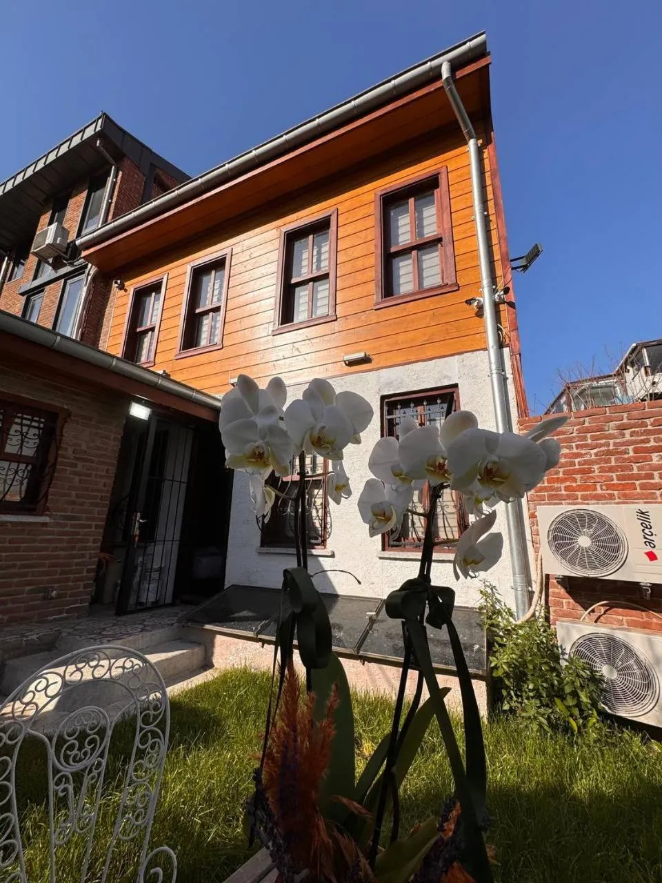 Property building in Gen Suites Cibali