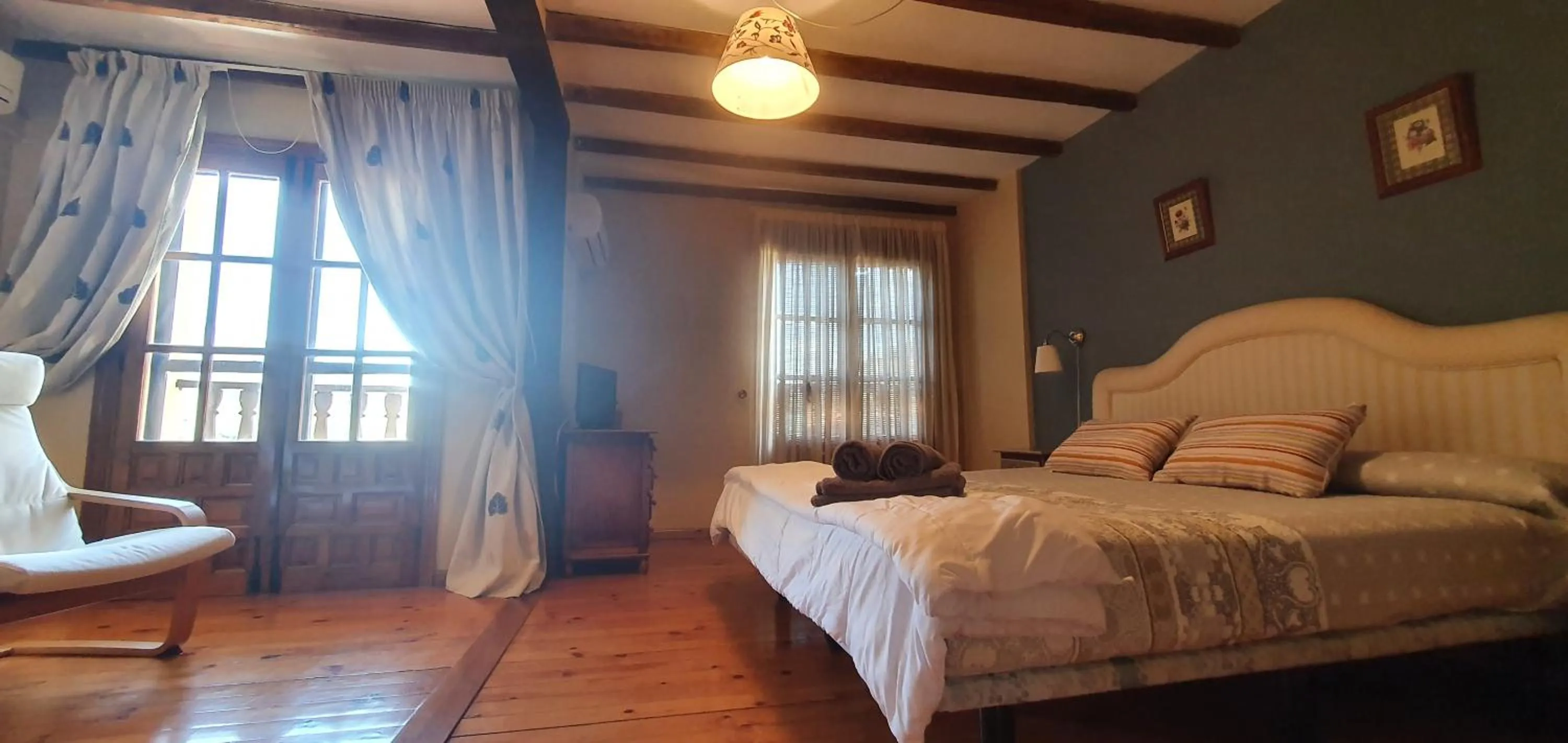 Photo of the whole room, Bed in Hotel Judería Valle del Jerte