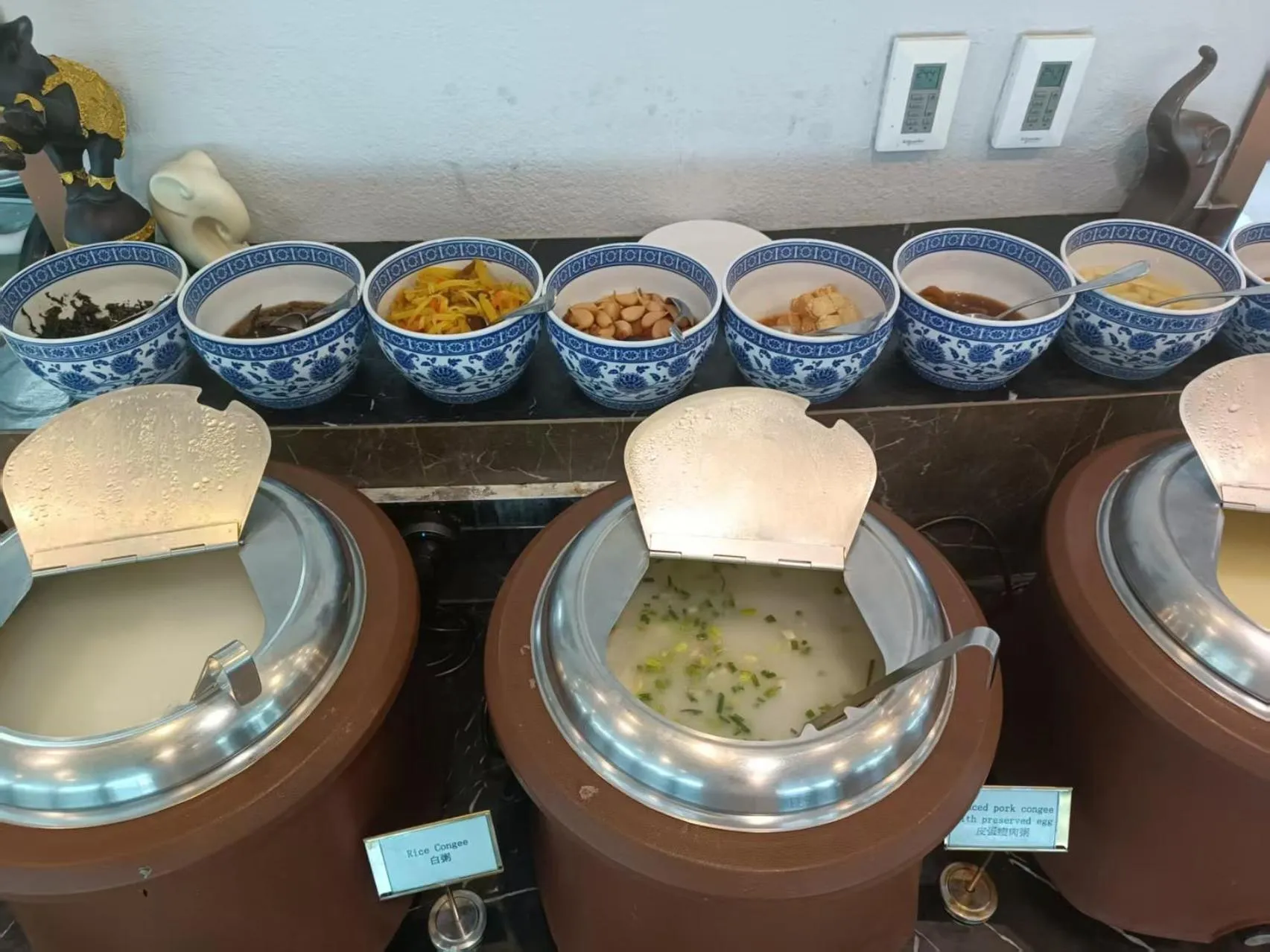 Breakfast in Novotel Atlantis Shanghai - Enjoy our great-valued breakfast in our rooftop revolving restaurant with a stunning river view & utilize our FREE self-serviced laundry