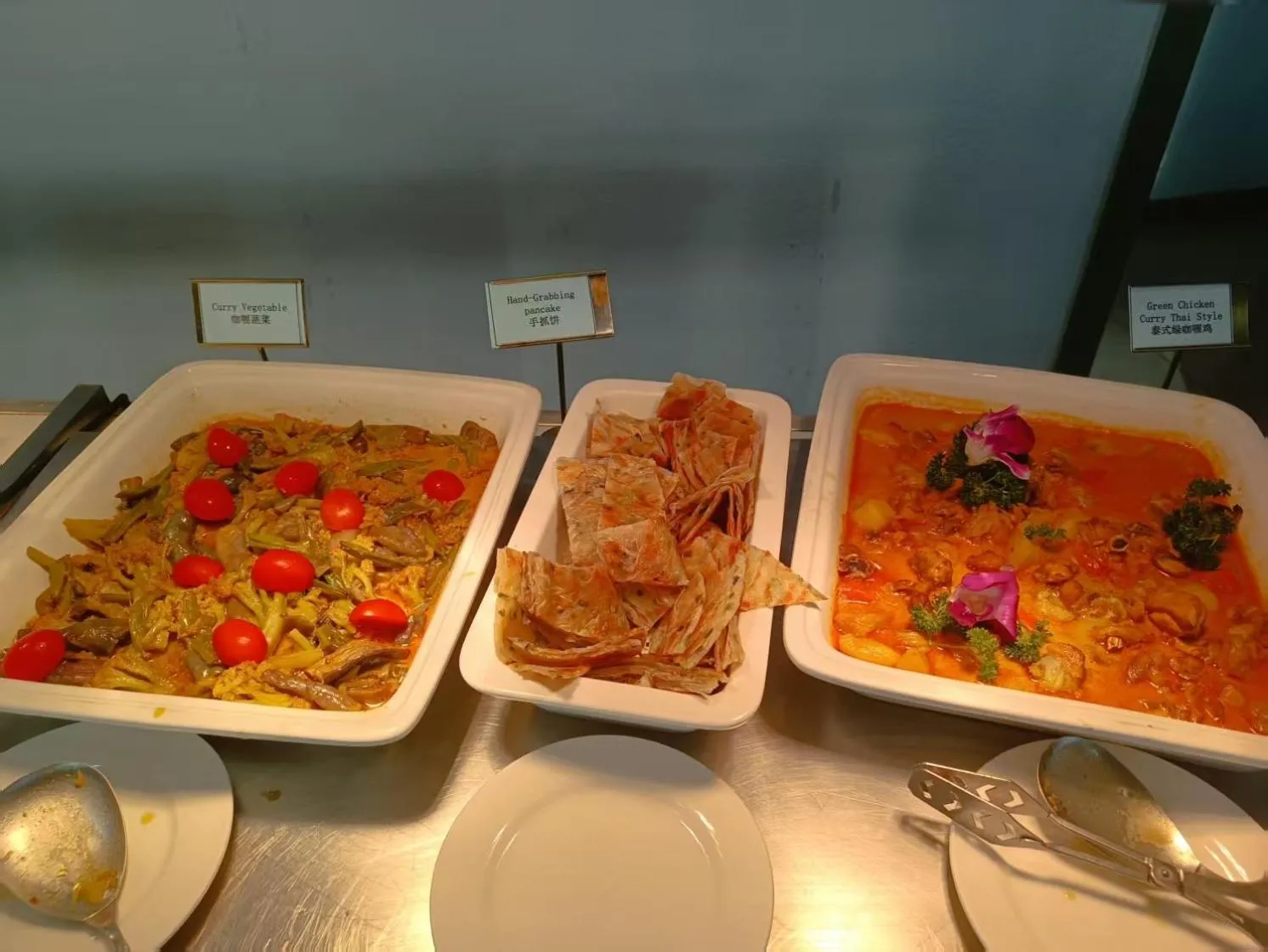 Breakfast in Novotel Atlantis Shanghai - Enjoy our great-valued breakfast in our rooftop revolving restaurant with a stunning river view & utilize our FREE self-serviced laundry