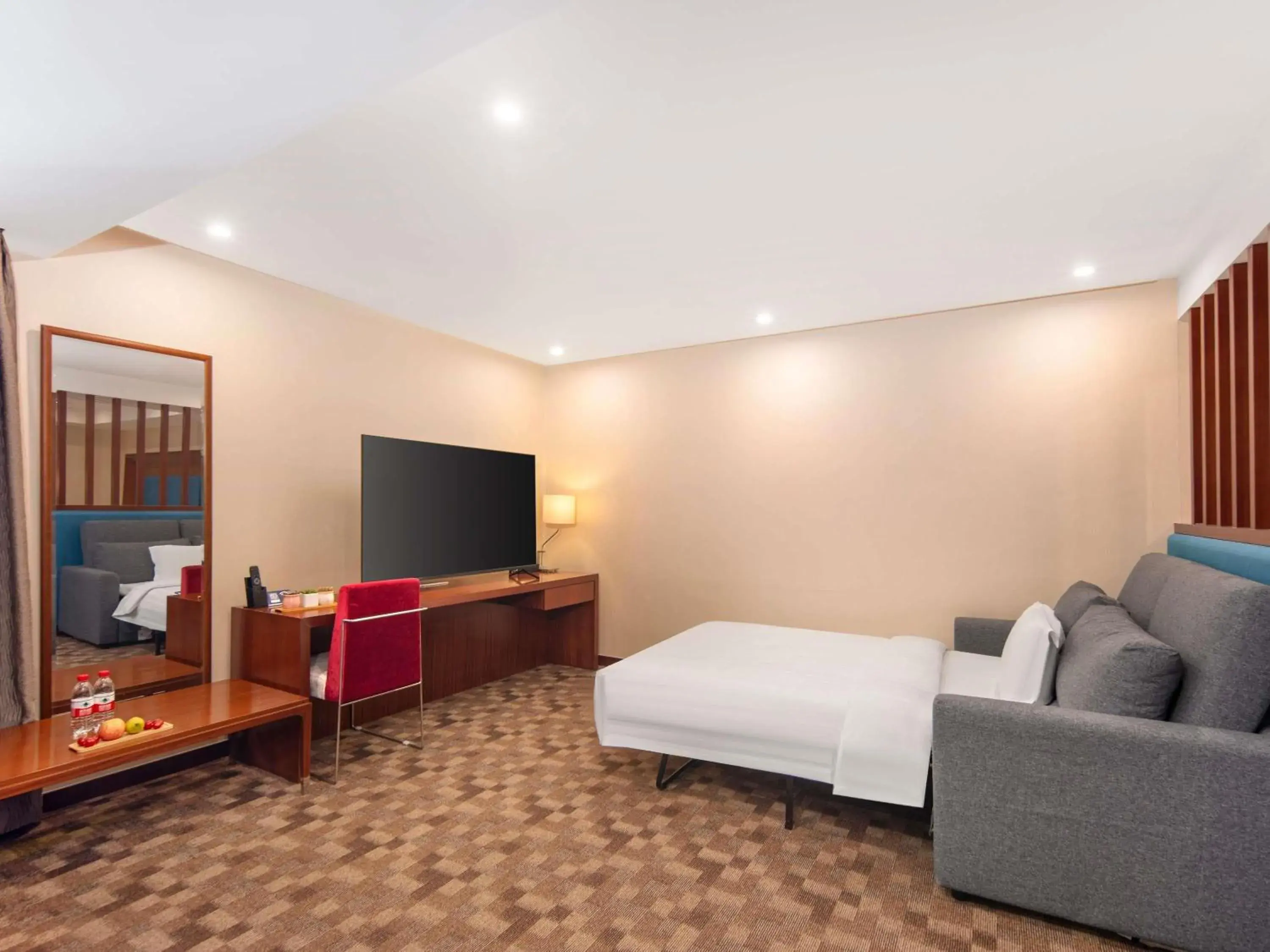 Bedroom, Bed in Novotel Atlantis Shanghai - Enjoy our great-valued breakfast in our rooftop revolving restaurant with a stunning river view & utilize our FREE self-serviced laundry Bedroom, Bed in Novotel Atlantis Shanghai - Enjoy our great-valued breakfast in our rooftop revolving restaurant with a stunning river view & utilize our FREE self-serviced laundry