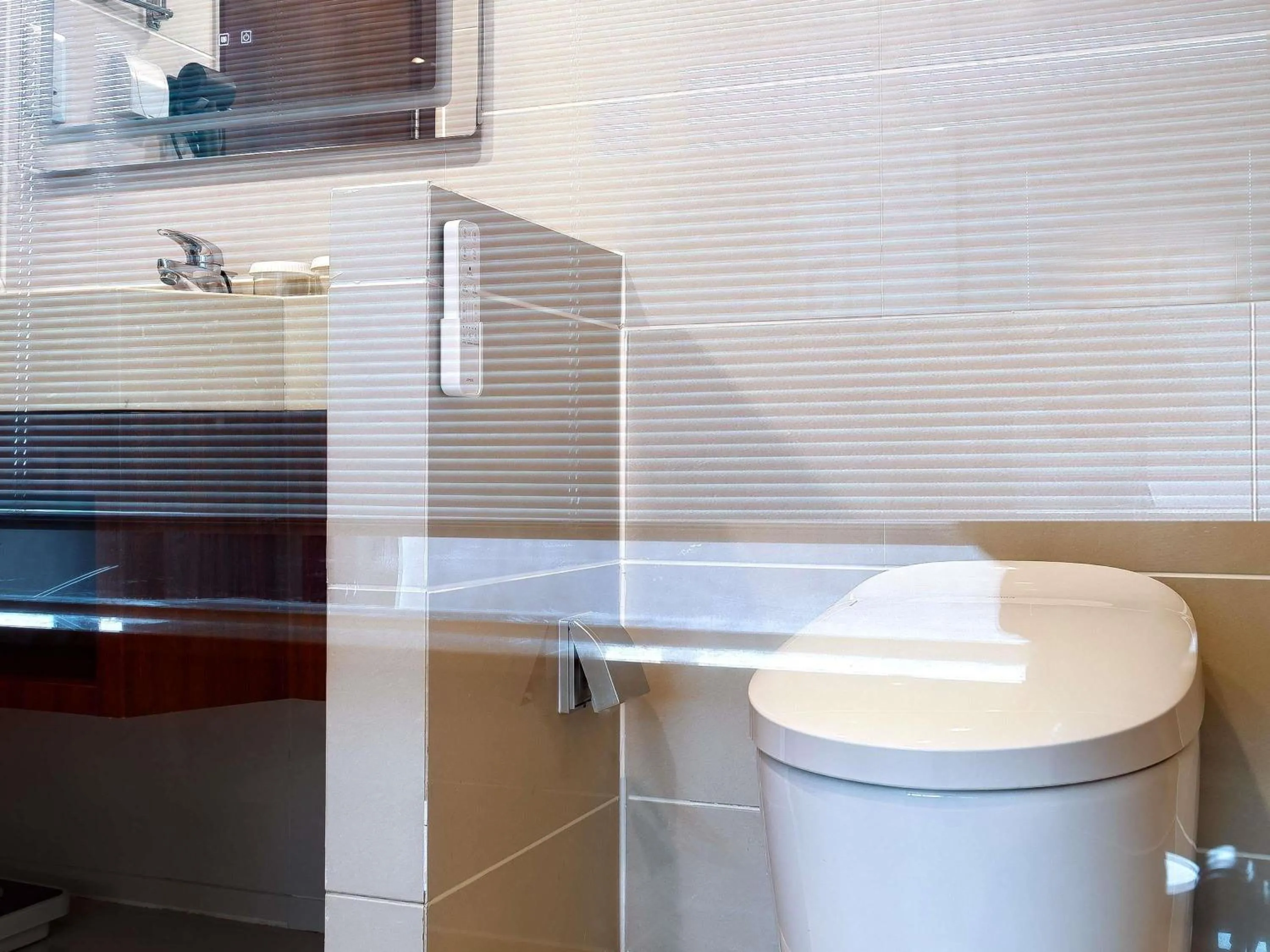 Bedroom in Novotel Atlantis Shanghai - Enjoy our great-valued breakfast in our rooftop revolving restaurant with a stunning river view & utilize our FREE self-serviced laundry