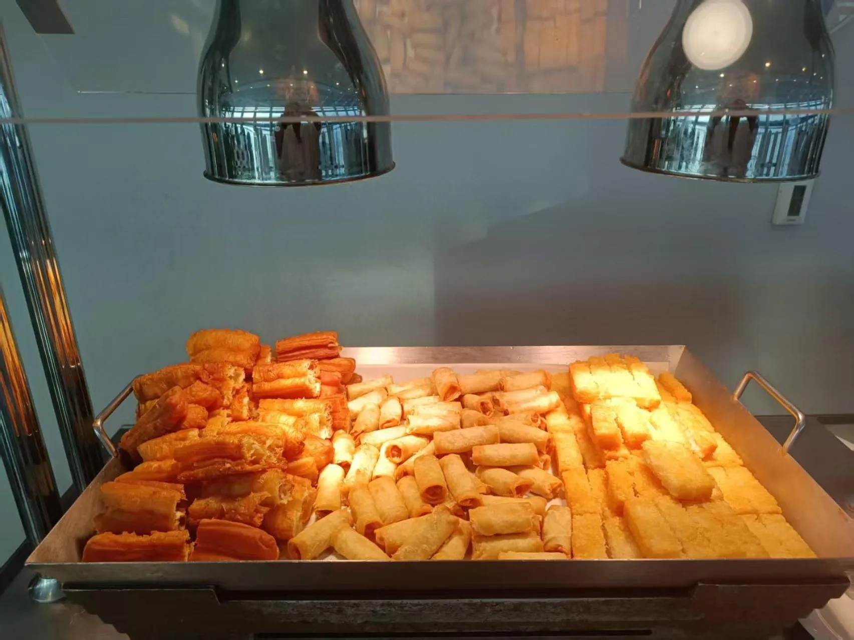 Breakfast in Novotel Atlantis Shanghai - Enjoy our great-valued breakfast in our rooftop revolving restaurant with a stunning river view & utilize our FREE self-serviced laundry