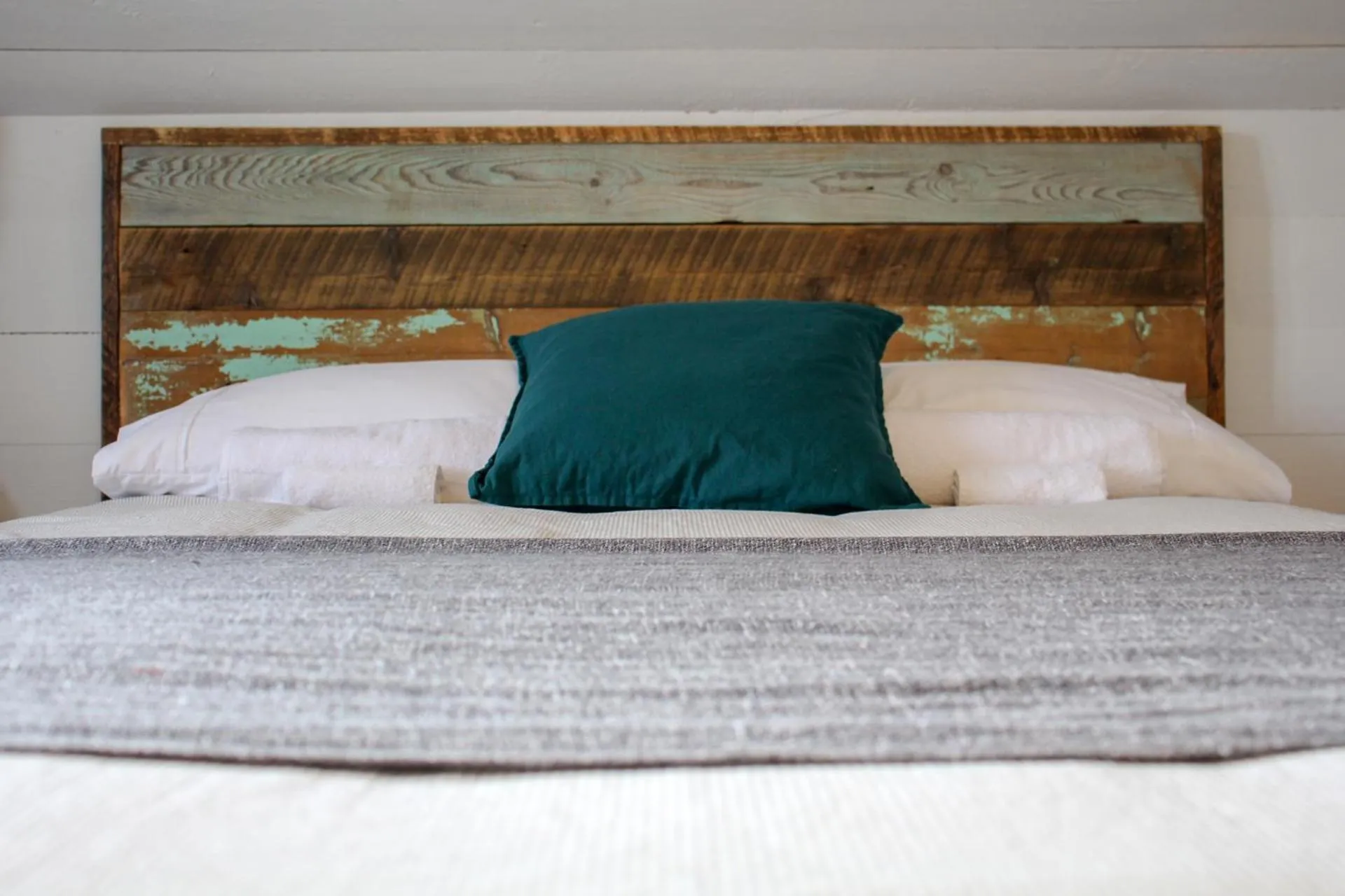 Bedroom, Bed in Auberge de l'Ouest