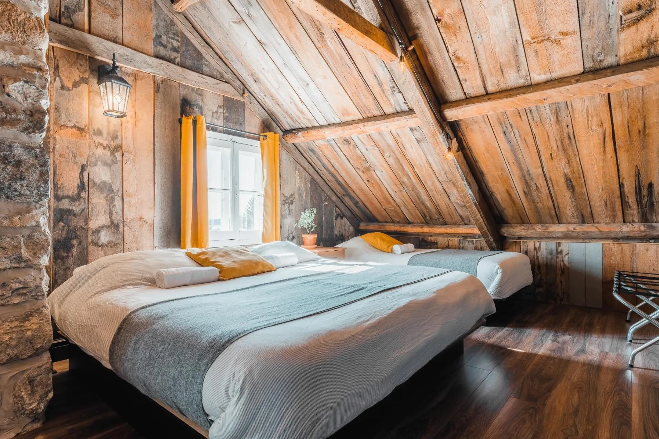 Bedroom, Bed in Auberge de l'Ouest