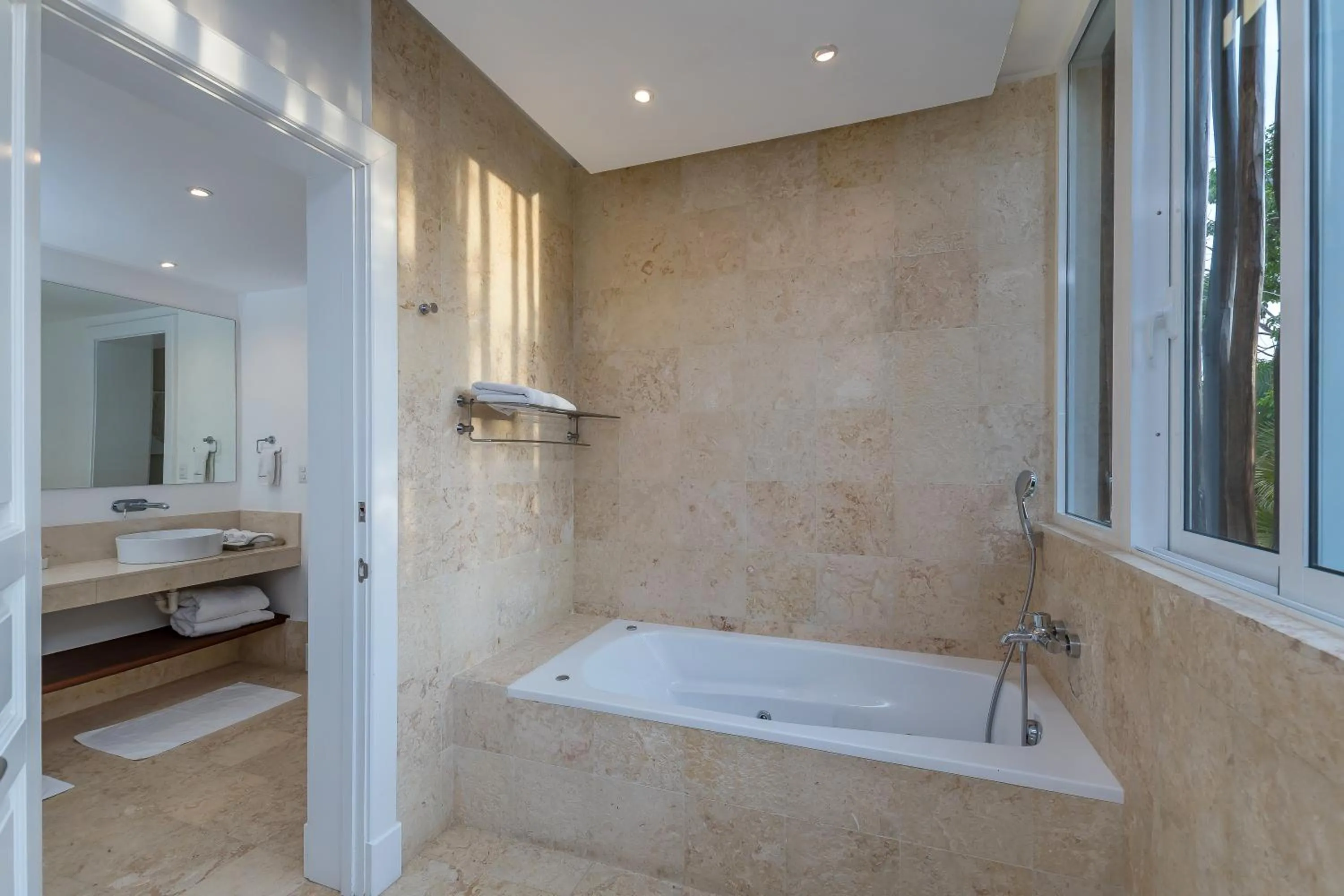 Shower in Unbelievable Villa with Pool - Perfect Family Vacay