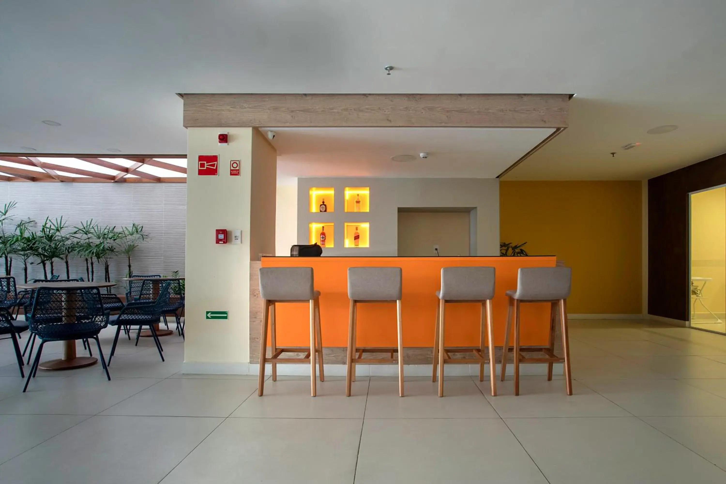 Lounge or bar in Verano Pajuçara by Tropicalis Lounge or bar in Verano Pajuçara by Tropicalis