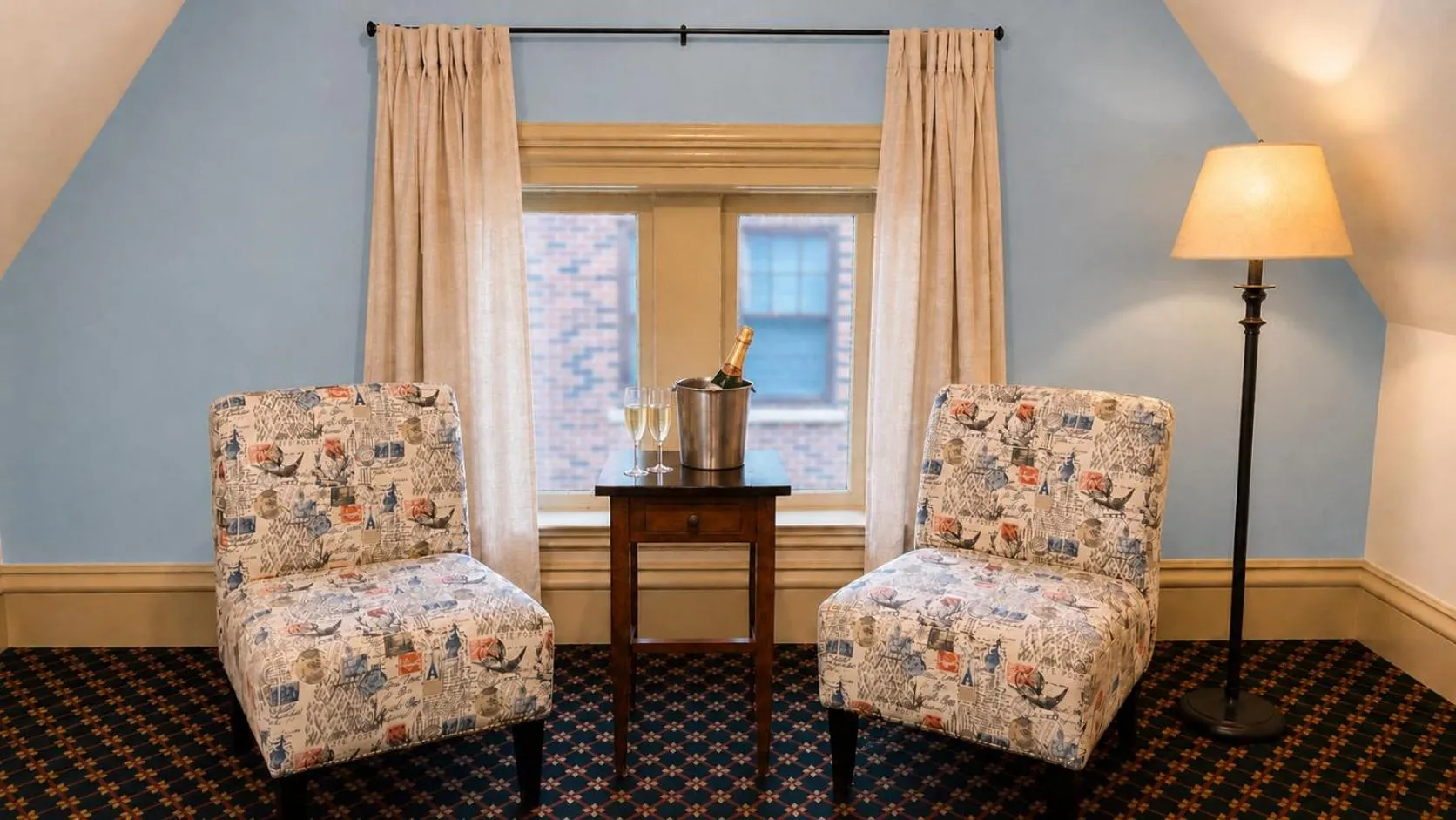 Seating area in The Kalamazoo House Downtown Hotel and Suites