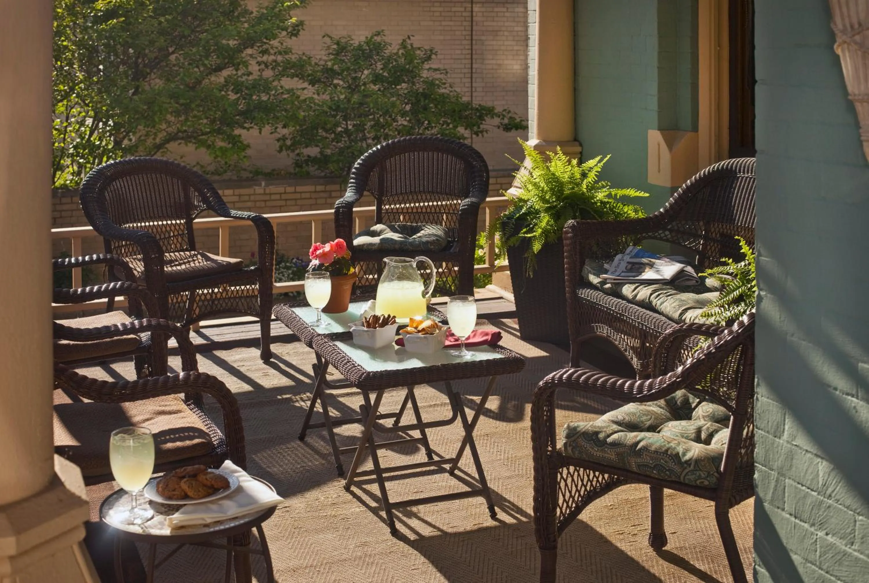 Patio in The Kalamazoo House Downtown Hotel and Suites