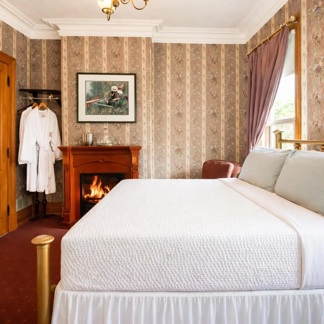 Bedroom, Bed in The Kalamazoo House Downtown Hotel and Suites