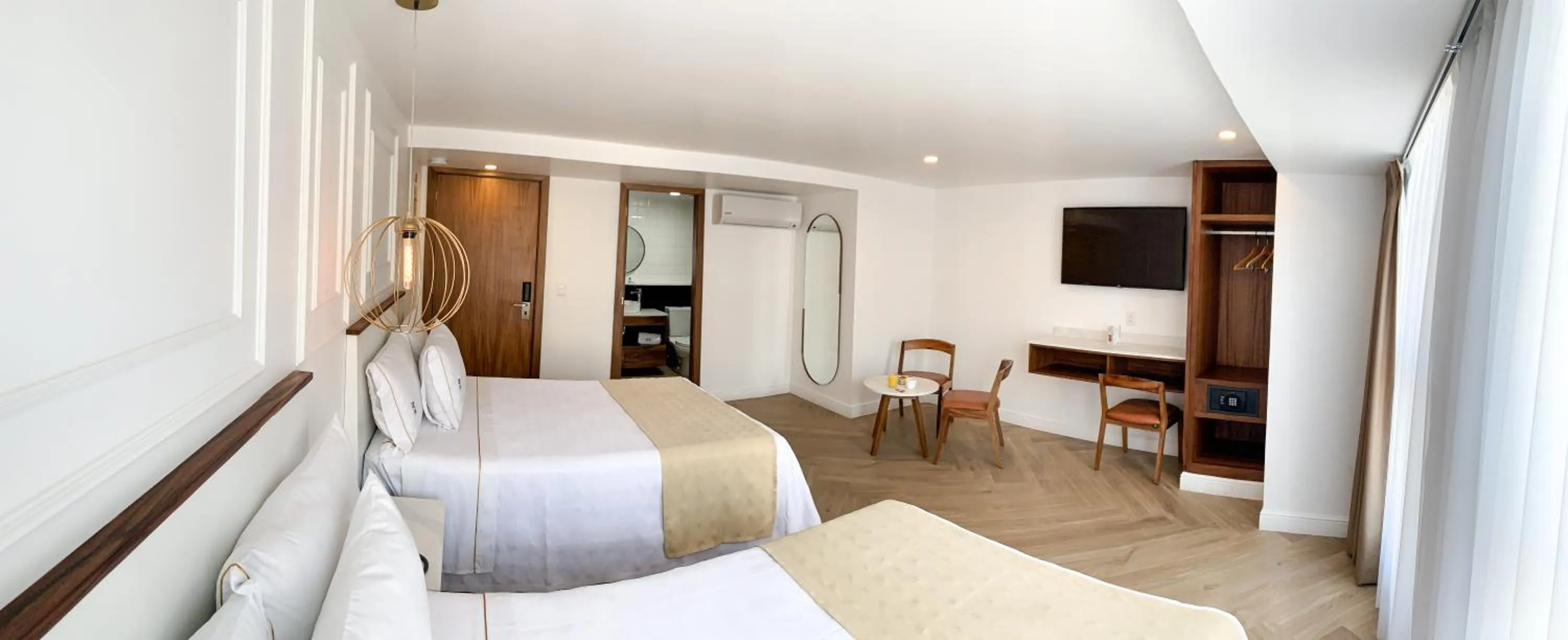 Toilet, Bed in Six Hotel Guadalajara Degollado