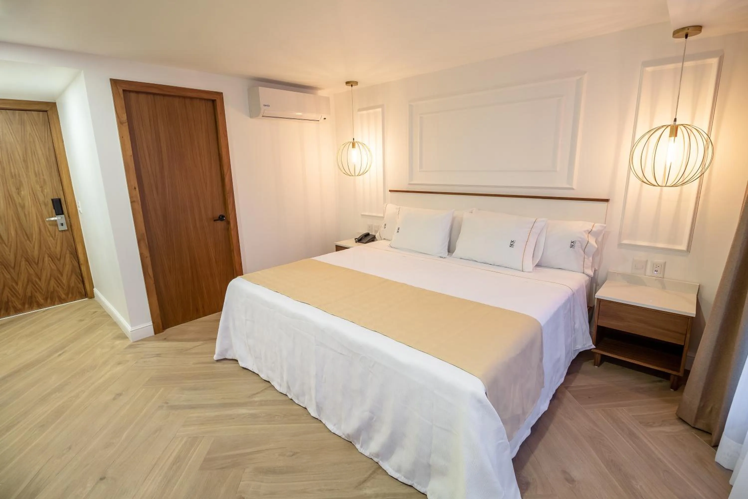 Bedroom, Bed in Six Hotel Guadalajara Degollado