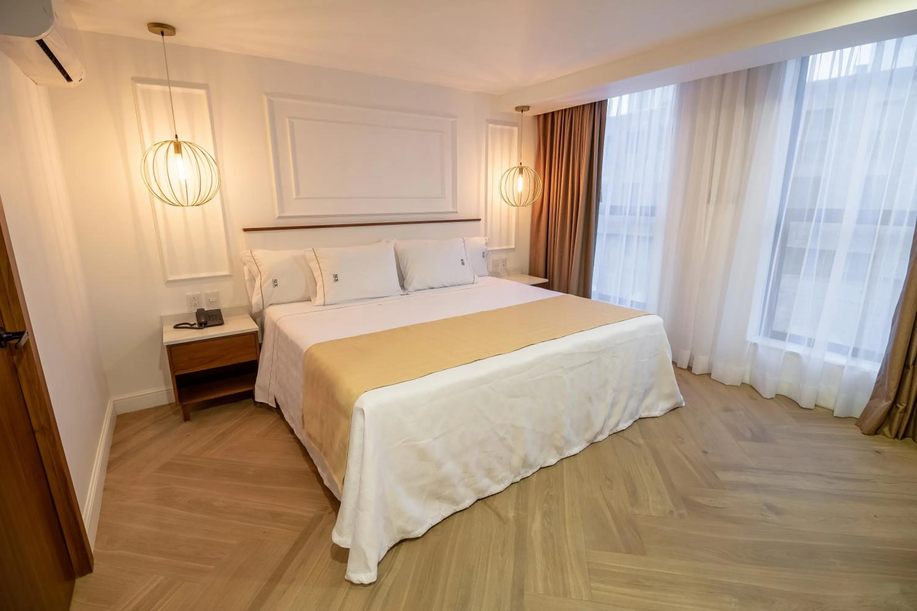 TV and multimedia, Bed in Six Hotel Guadalajara Degollado