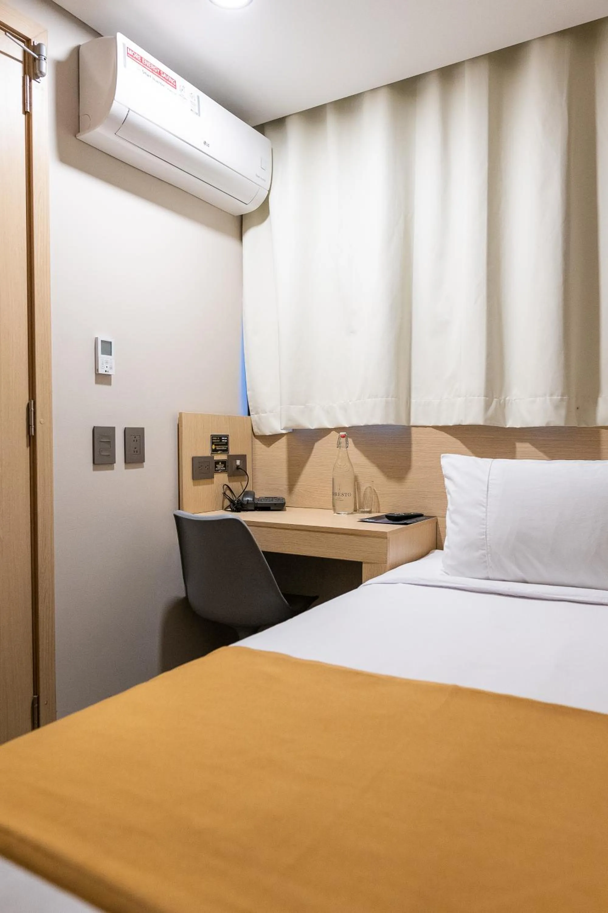 Photo of the whole room, Bed in Hotel Foresto 365