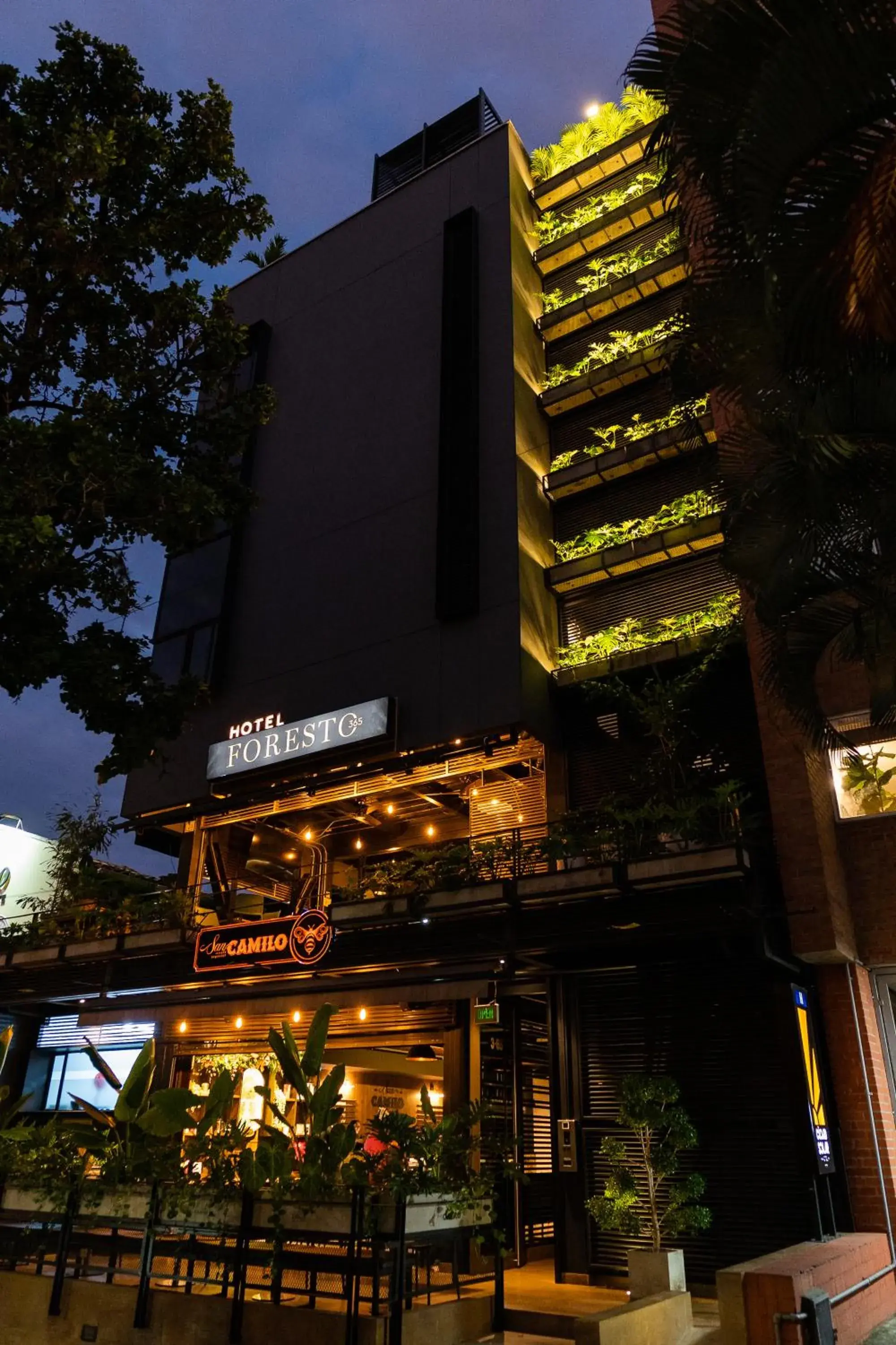 Property building in Hotel Foresto 365 Property building in Hotel Foresto 365