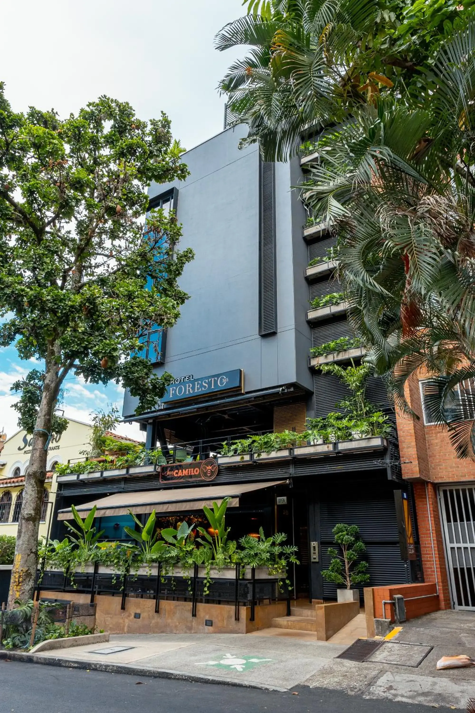 Property building in Hotel Foresto 365 Property building in Hotel Foresto 365