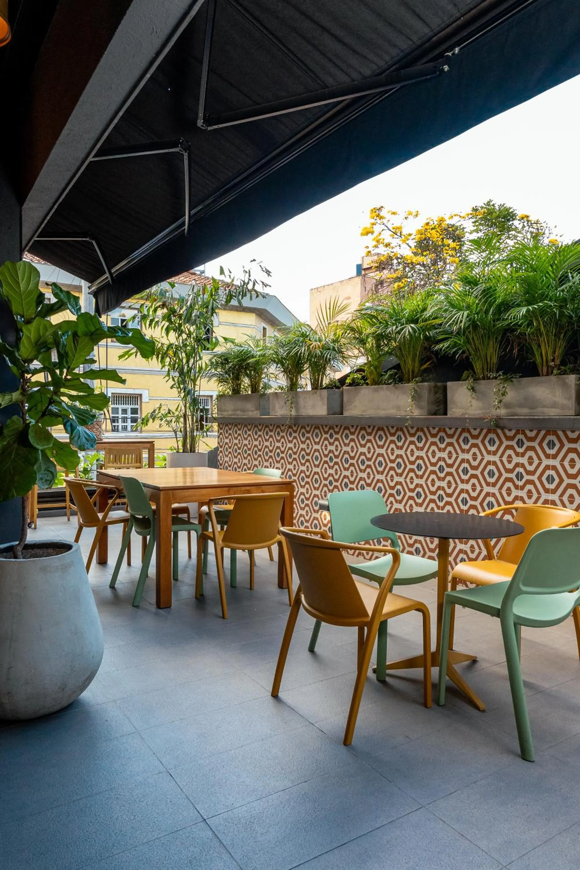 Restaurant/places to eat in Hotel Foresto 365