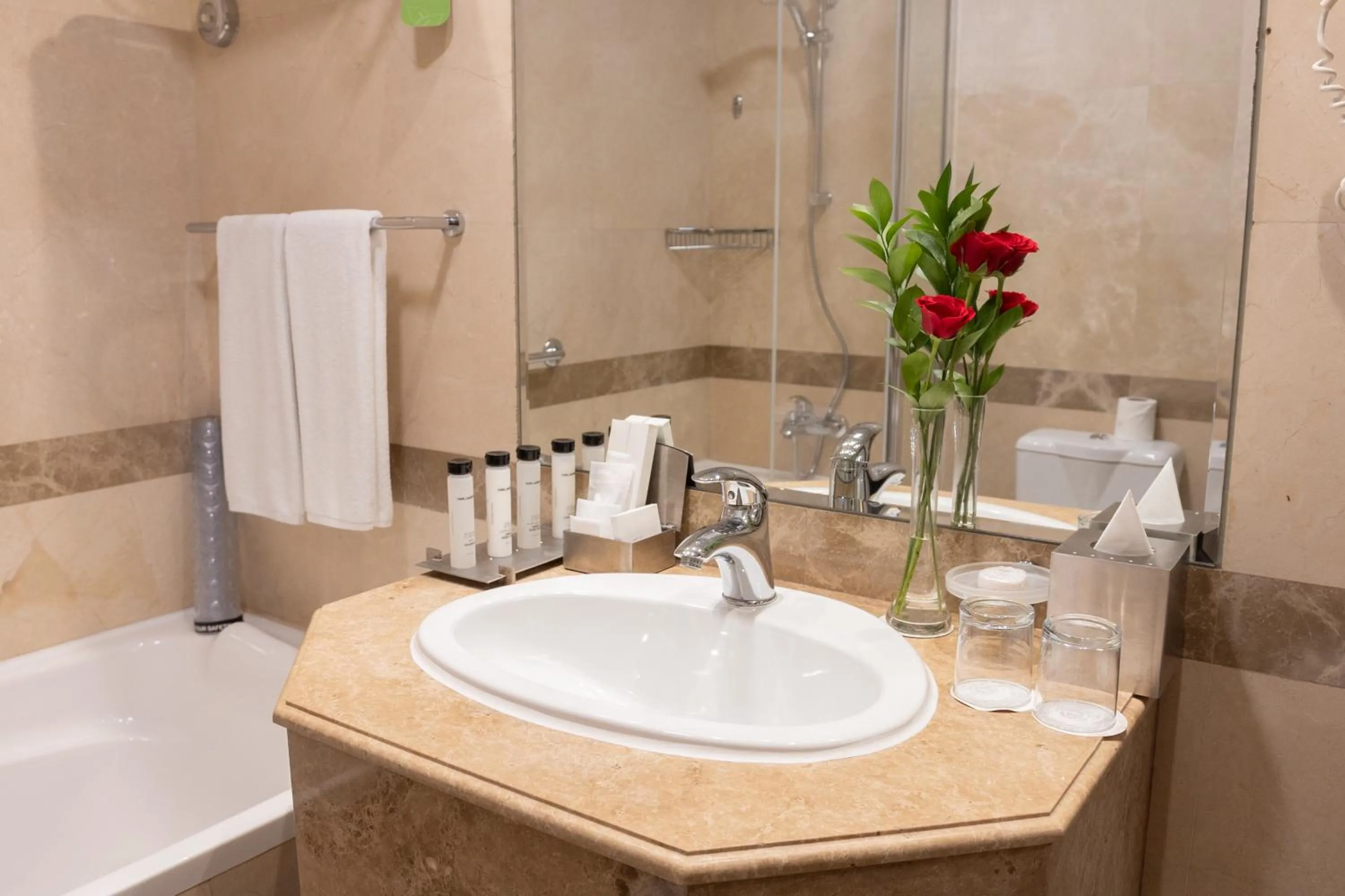 Shower in Grand Millennium Dubai