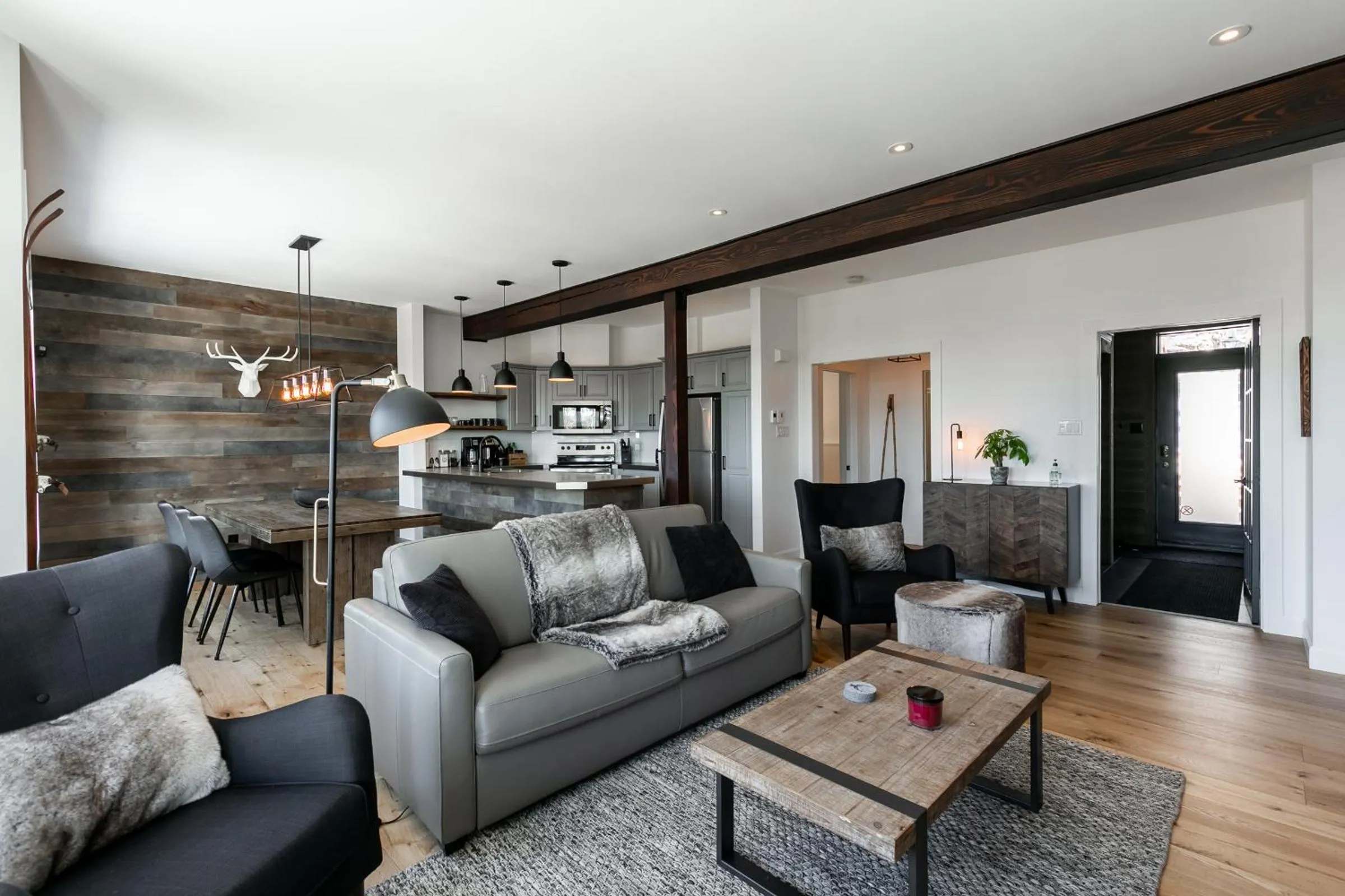 Kitchen or kitchenette in Le Chalumeau by Chez Tremblant