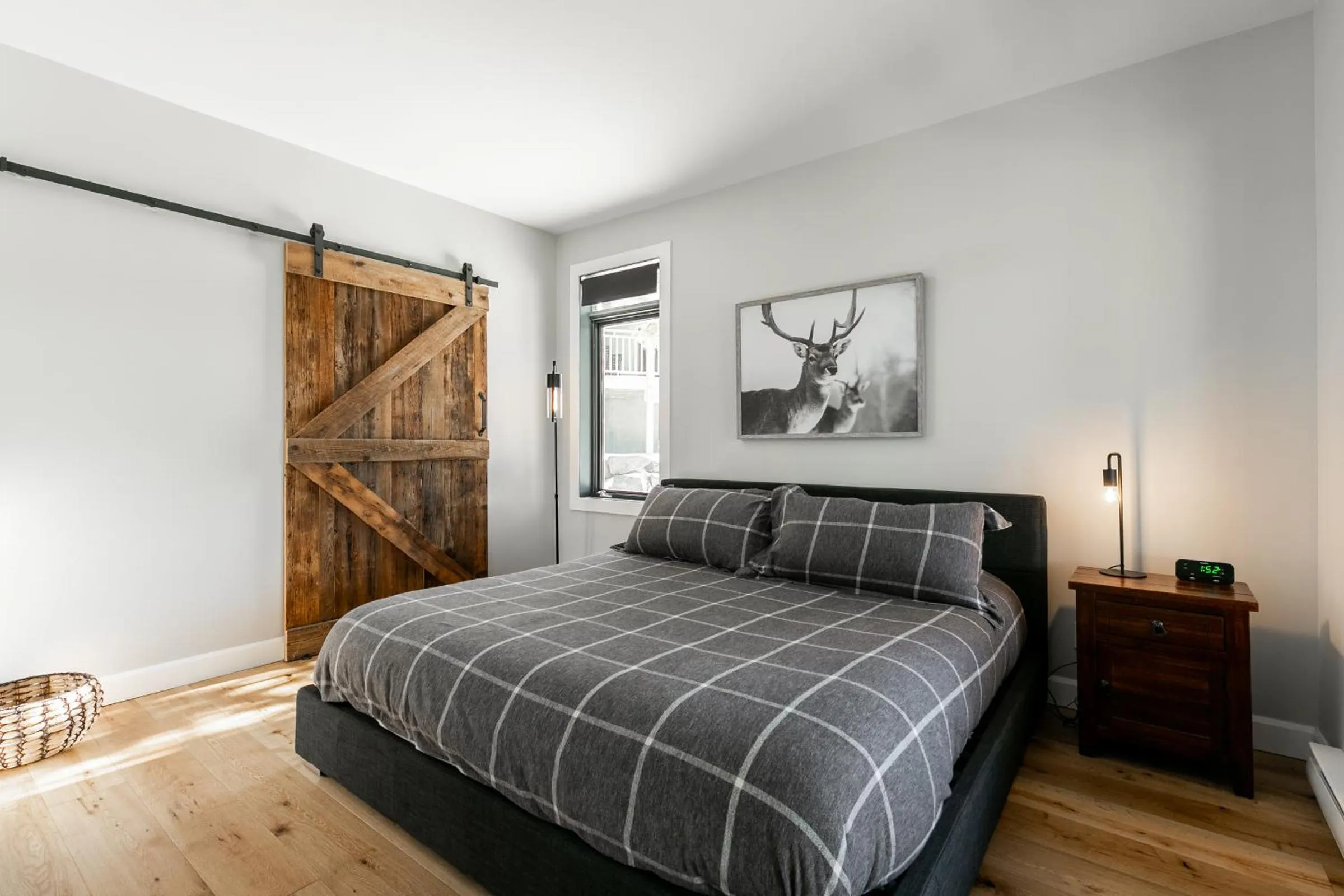 Bedroom, Bed in Le Chalumeau by Chez Tremblant
